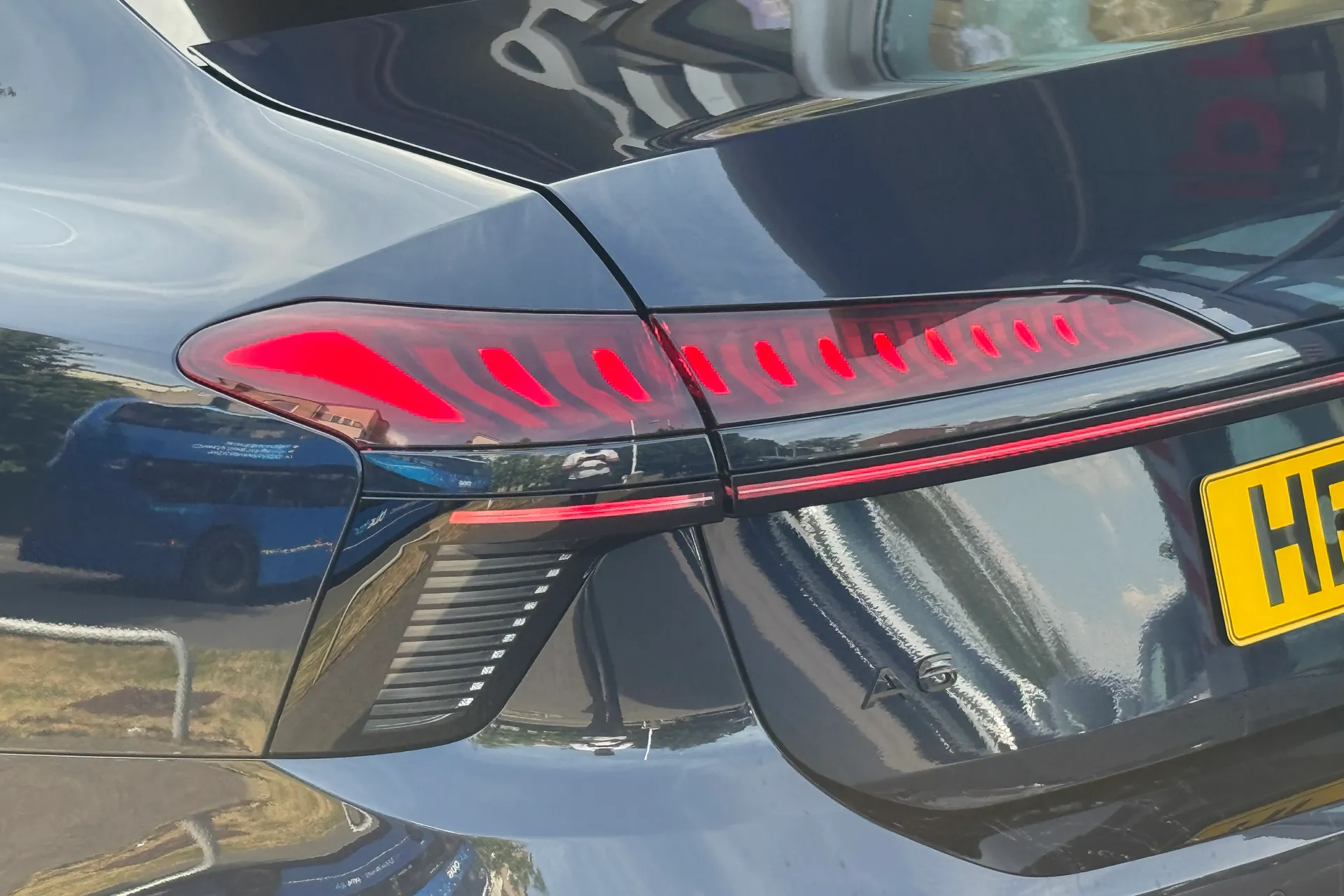 Audi A6 thumbnail image number 41