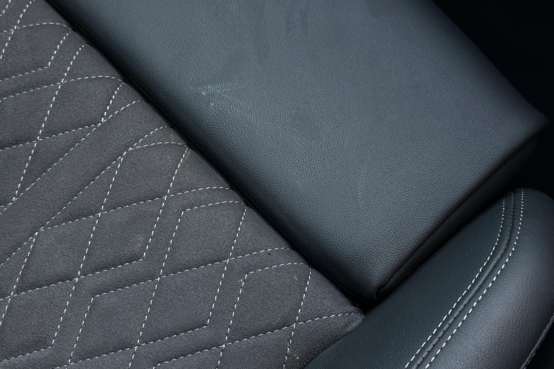 Audi A6 thumbnail image number 21
