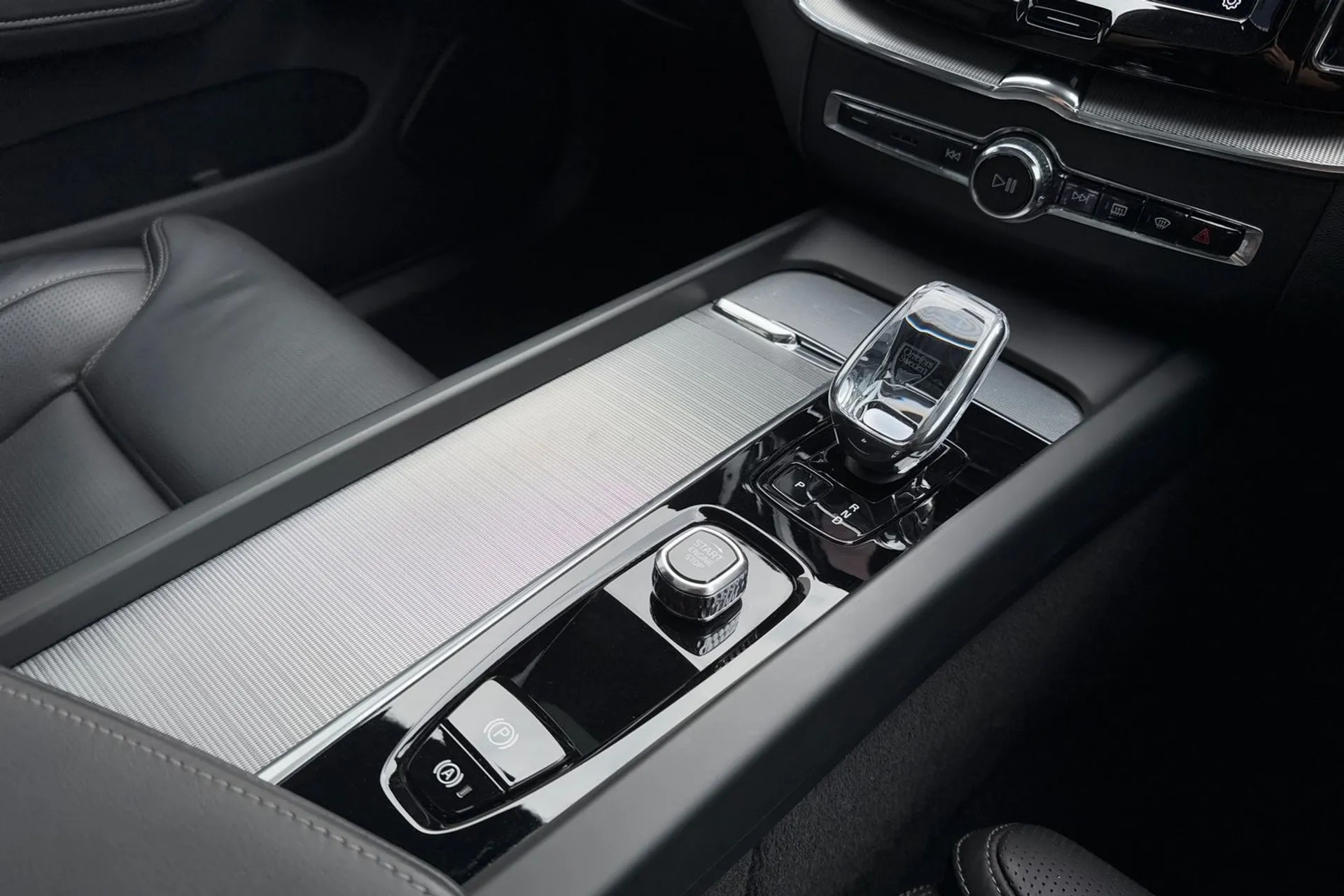 Volvo XC60 thumbnail image number 43