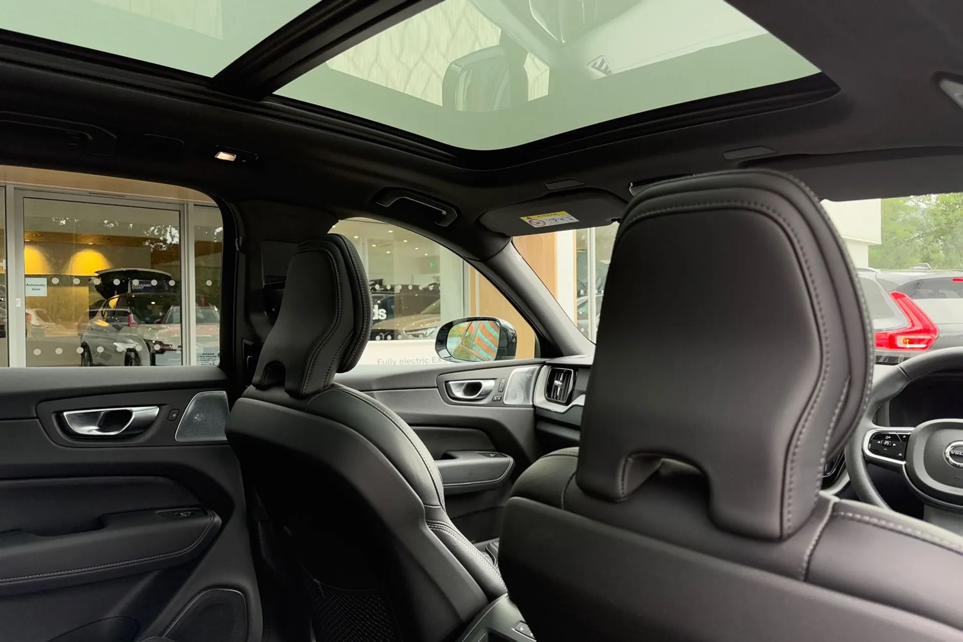 Volvo XC60 thumbnail image number 23