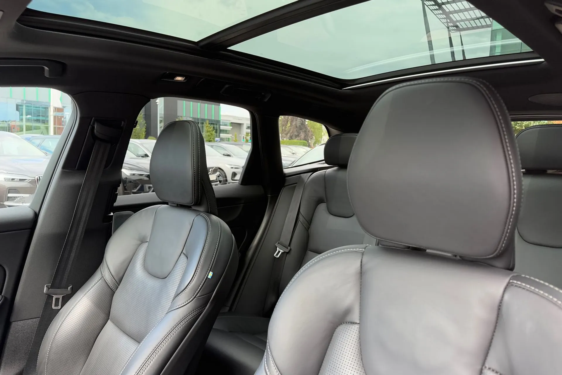 Volvo XC60 thumbnail image number 28