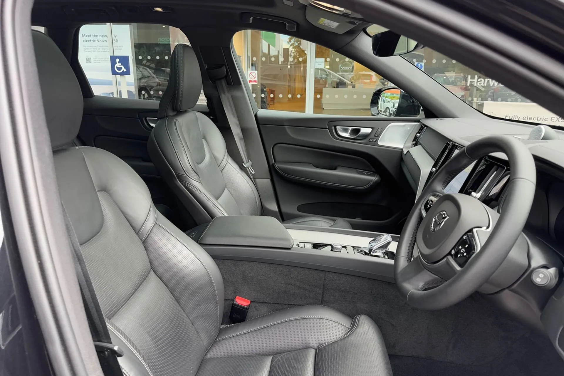Volvo XC60 thumbnail image number 25