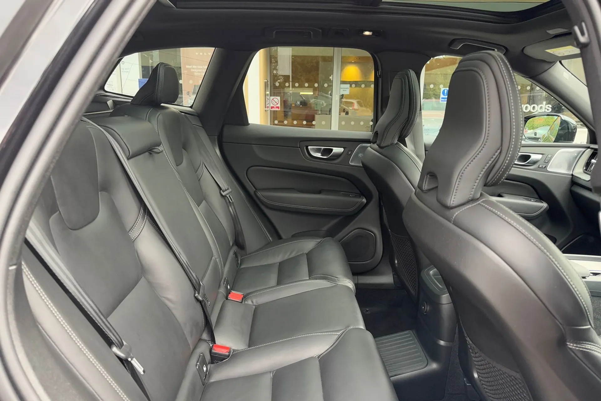 Volvo XC60 thumbnail image number 22