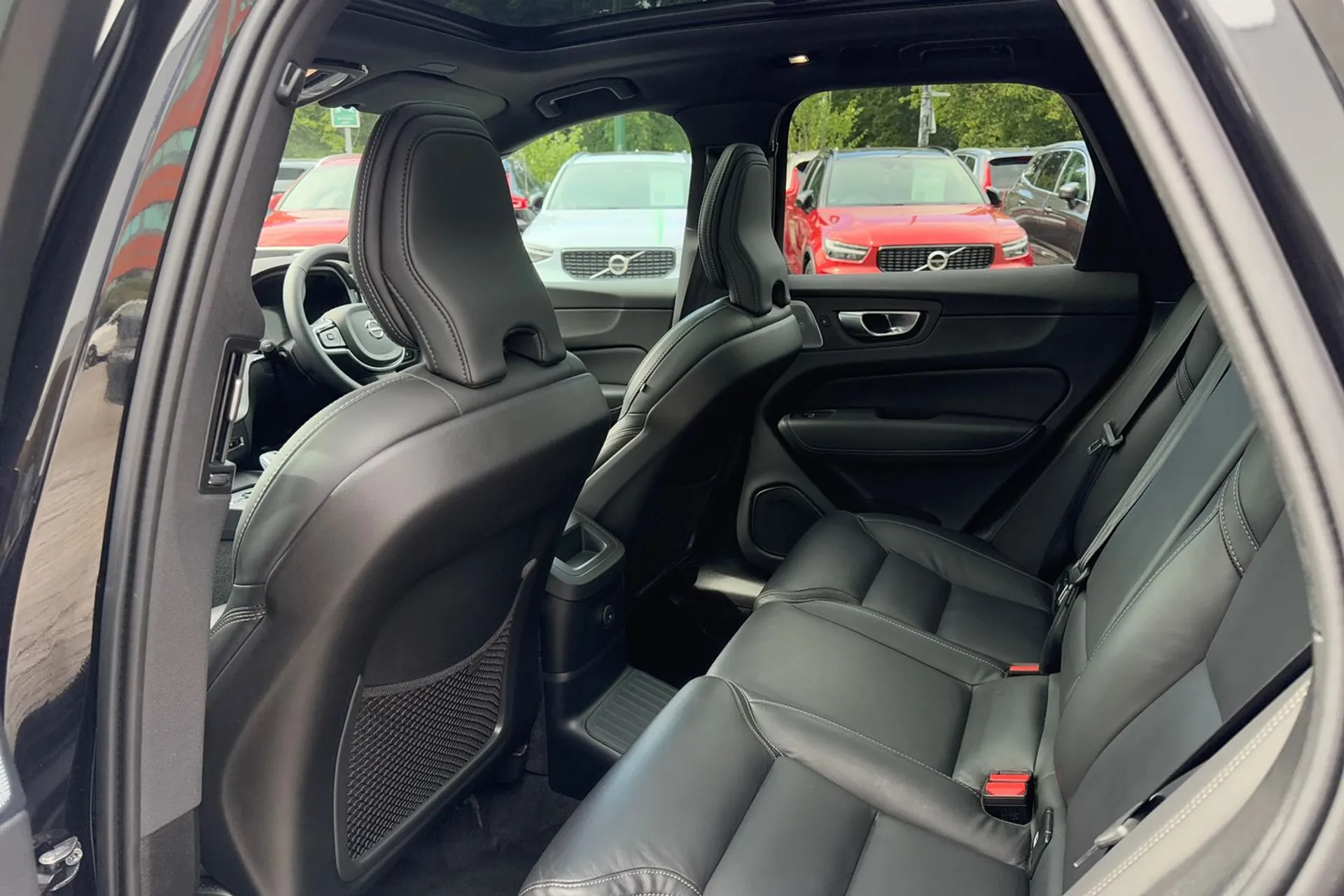 Volvo XC60 thumbnail image number 30