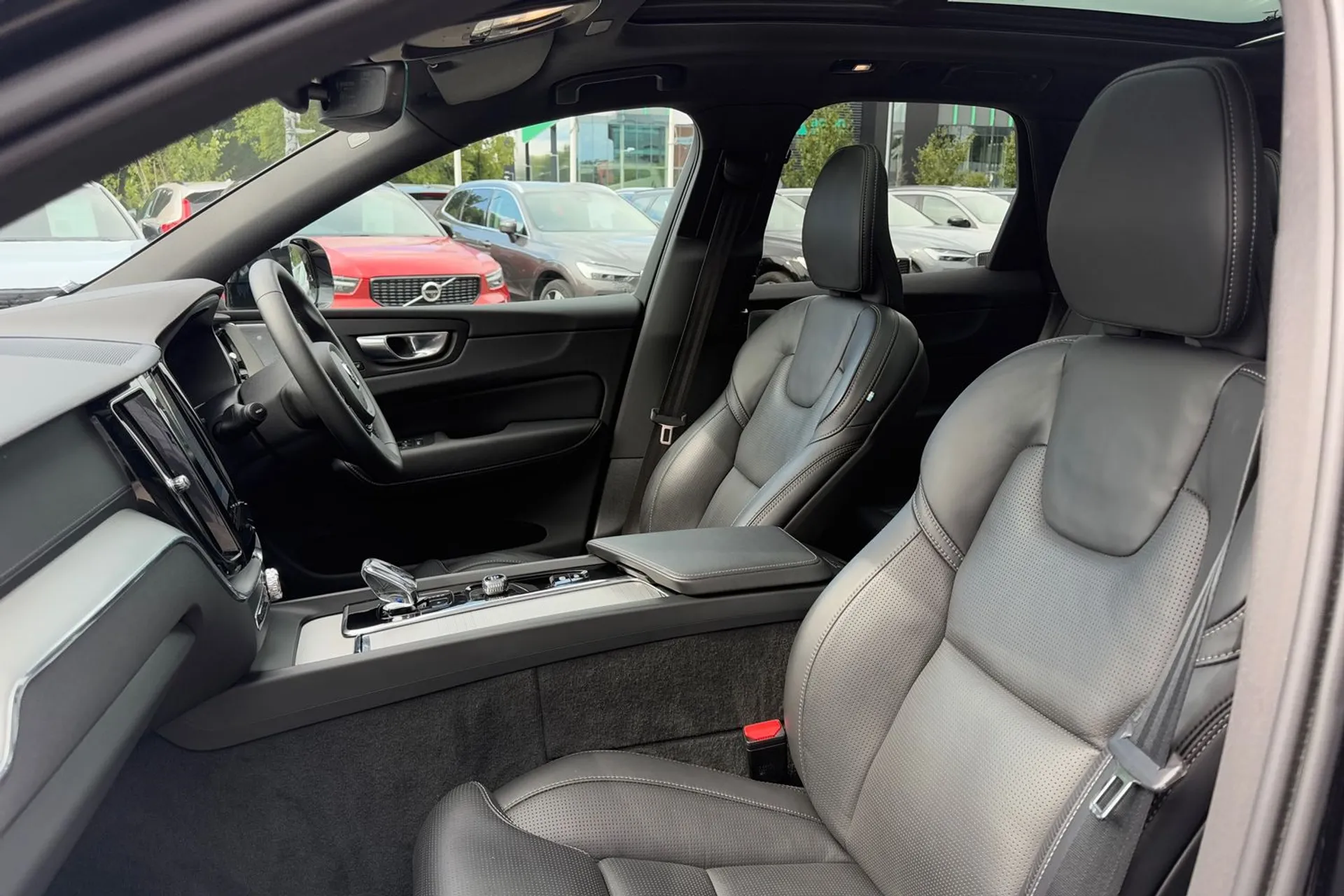 Volvo XC60 thumbnail image number 27