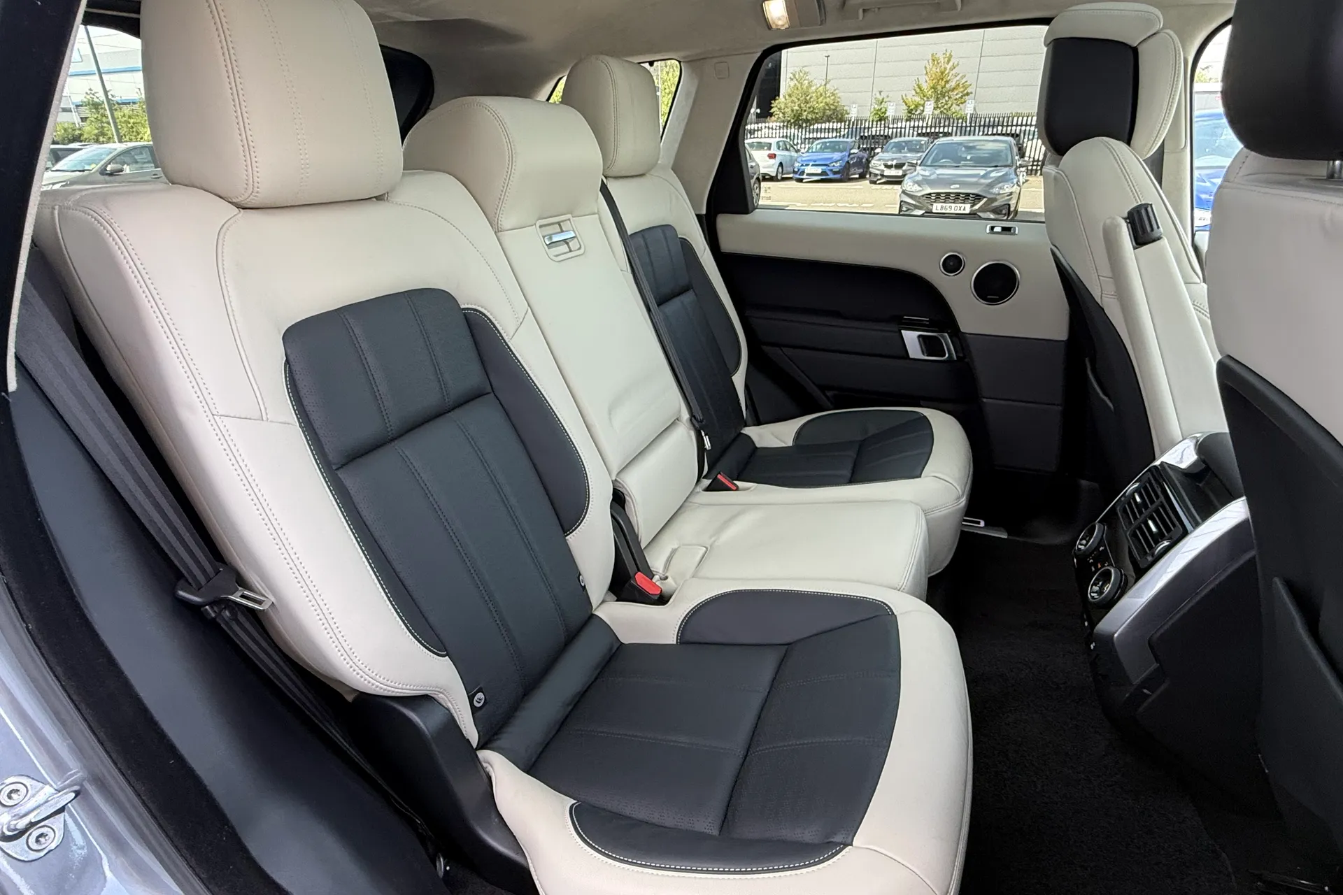 LAND ROVER RANGE ROVER SPORT thumbnail image number 30