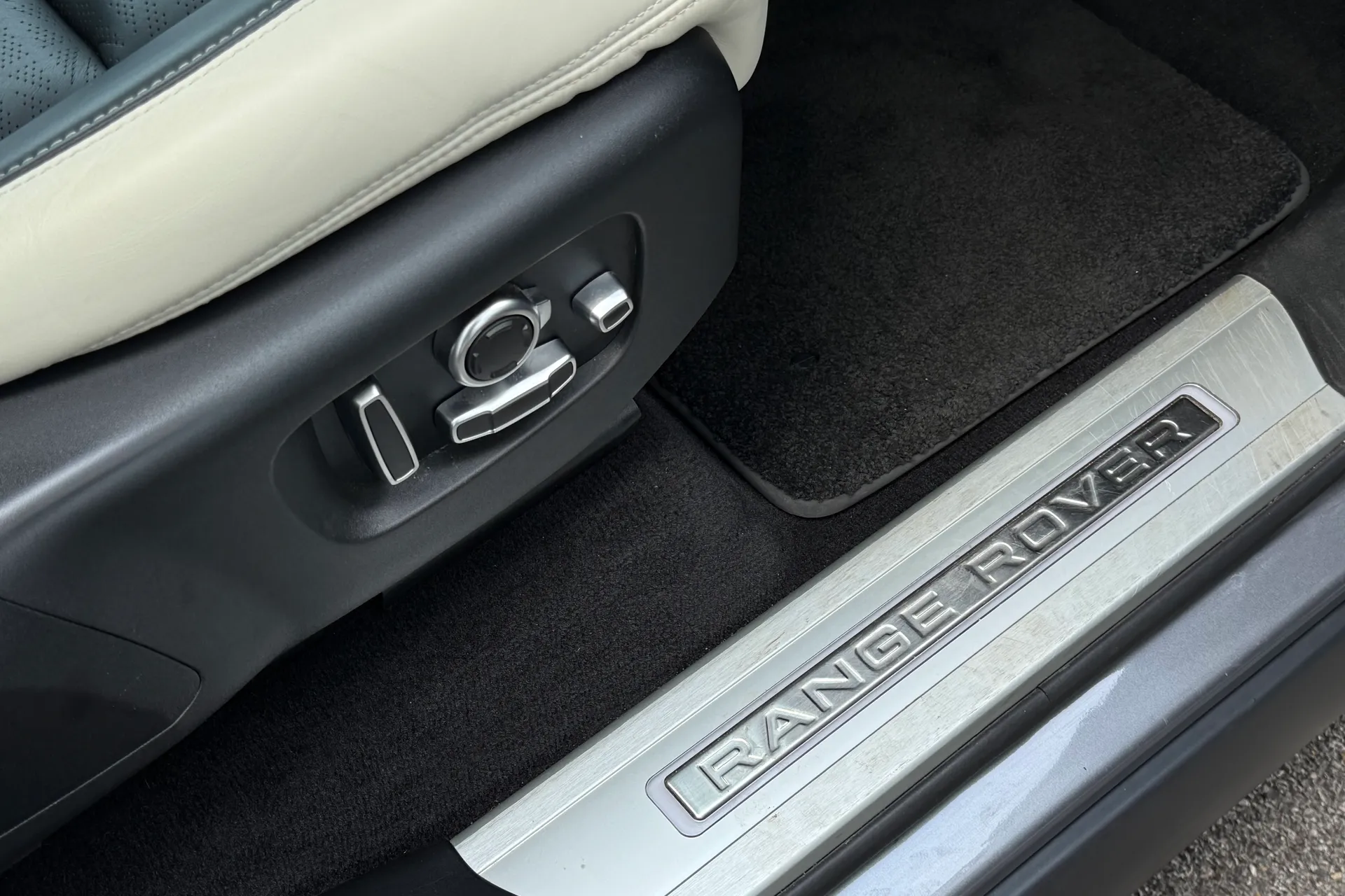 LAND ROVER RANGE ROVER SPORT thumbnail image number 35