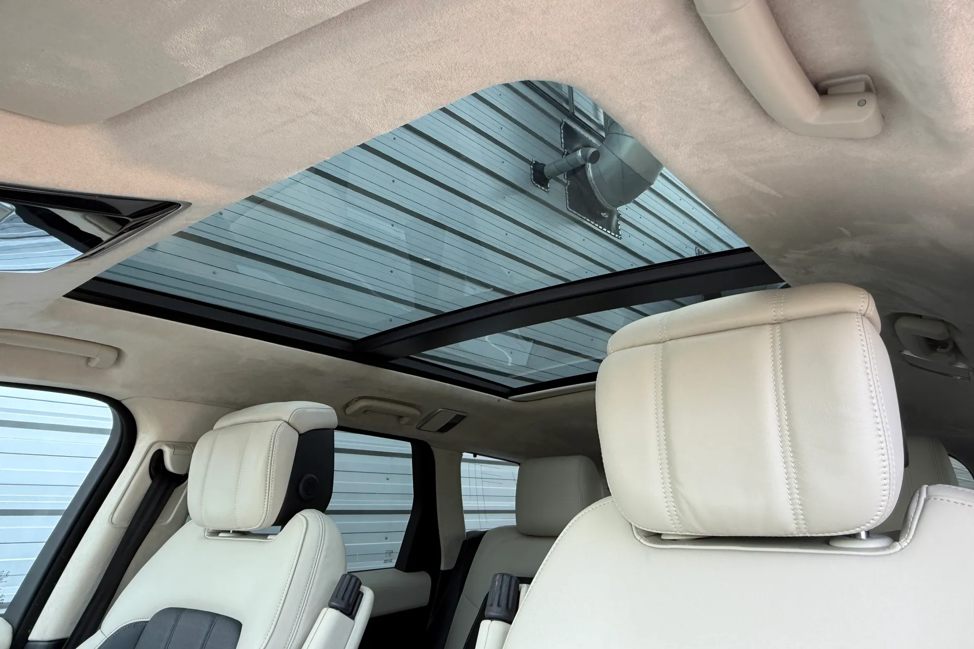 LAND ROVER RANGE ROVER SPORT thumbnail image number 4