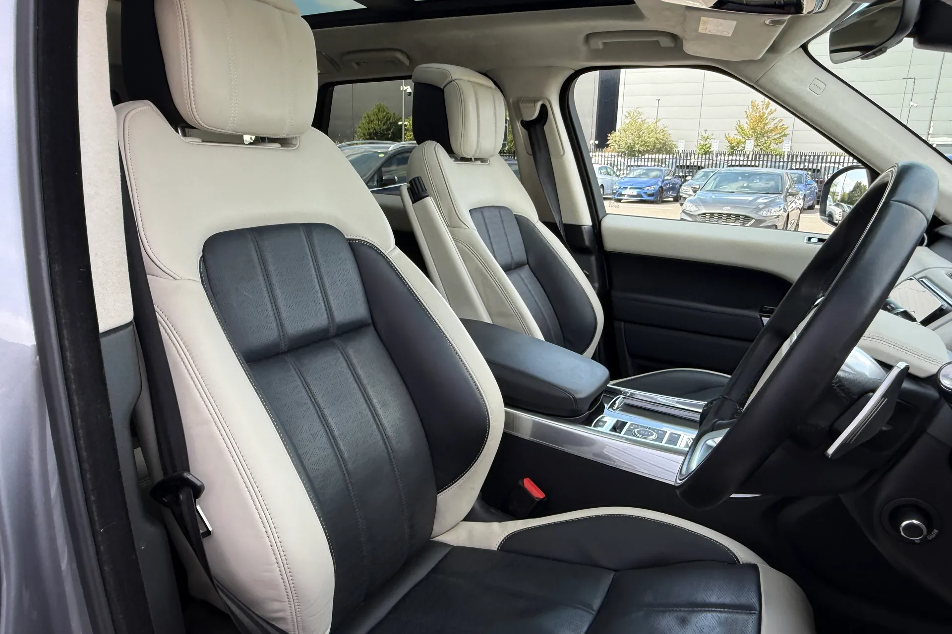 LAND ROVER RANGE ROVER SPORT thumbnail image number 36