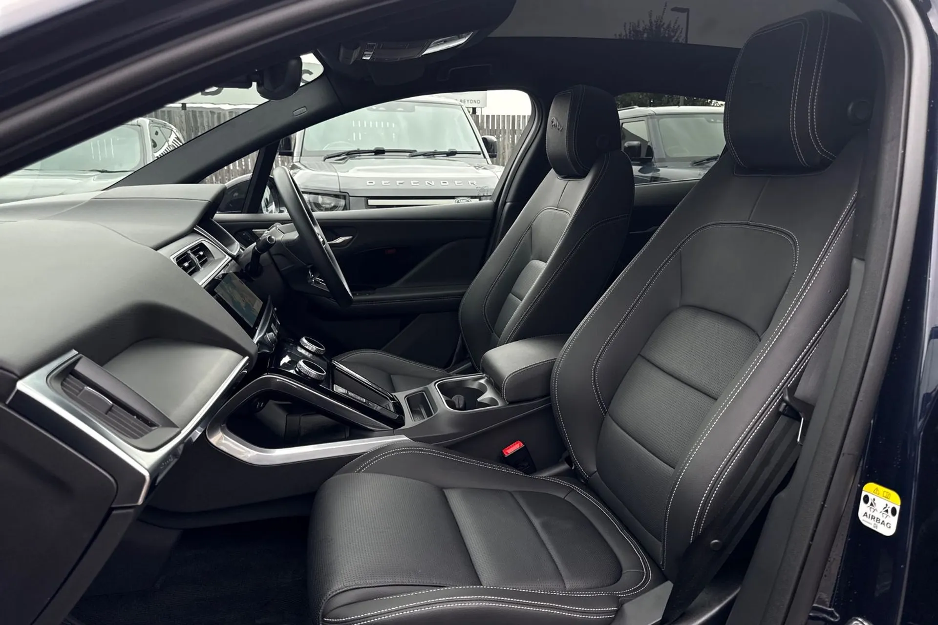 Jaguar I-PACE thumbnail image number 43