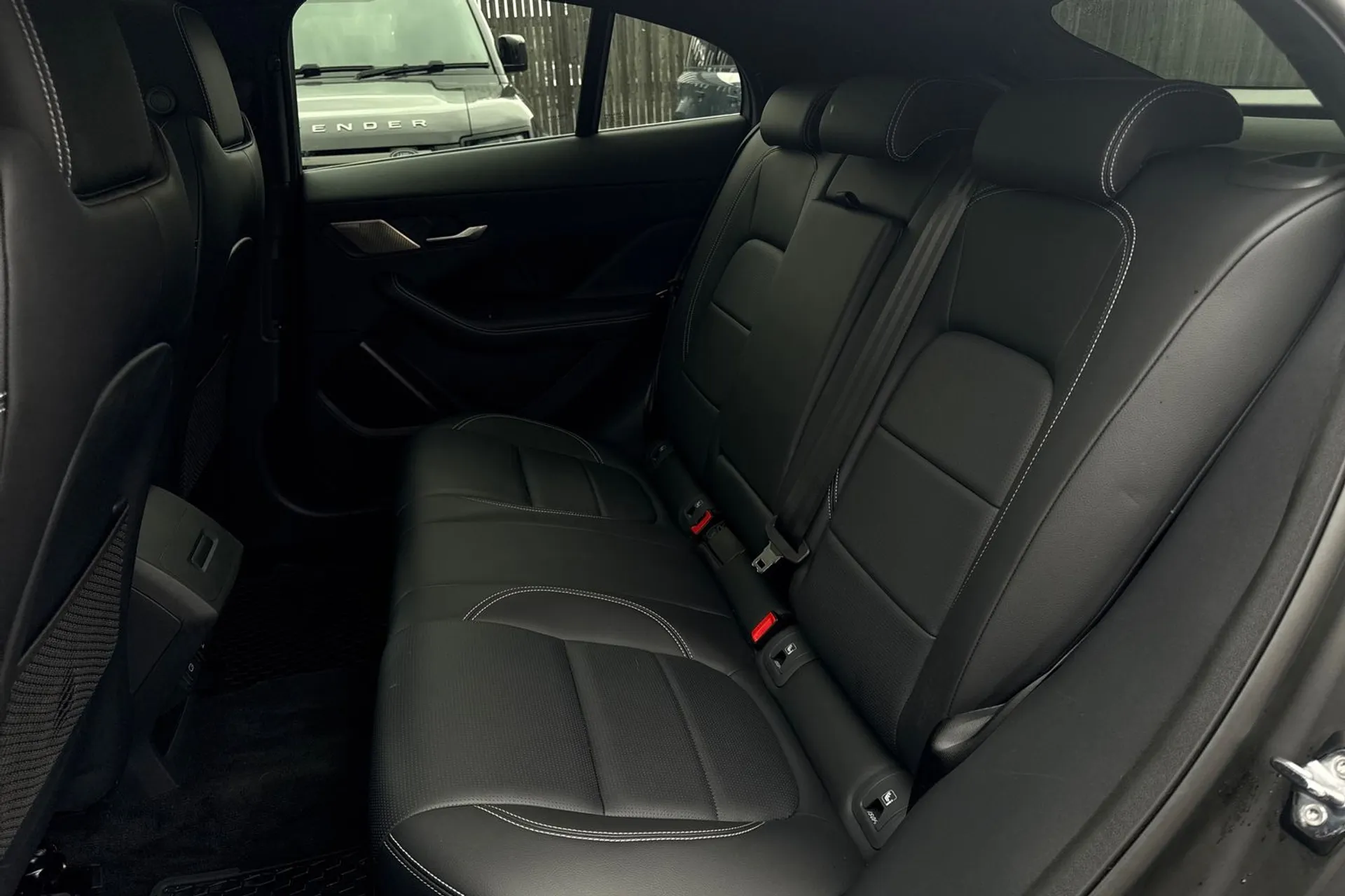 Jaguar I-PACE thumbnail image number 44