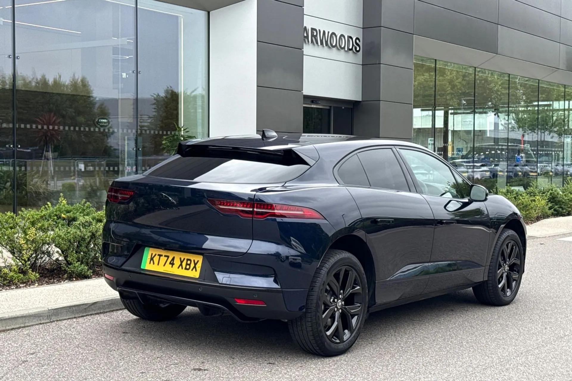 Jaguar I-PACE thumbnail image number 10
