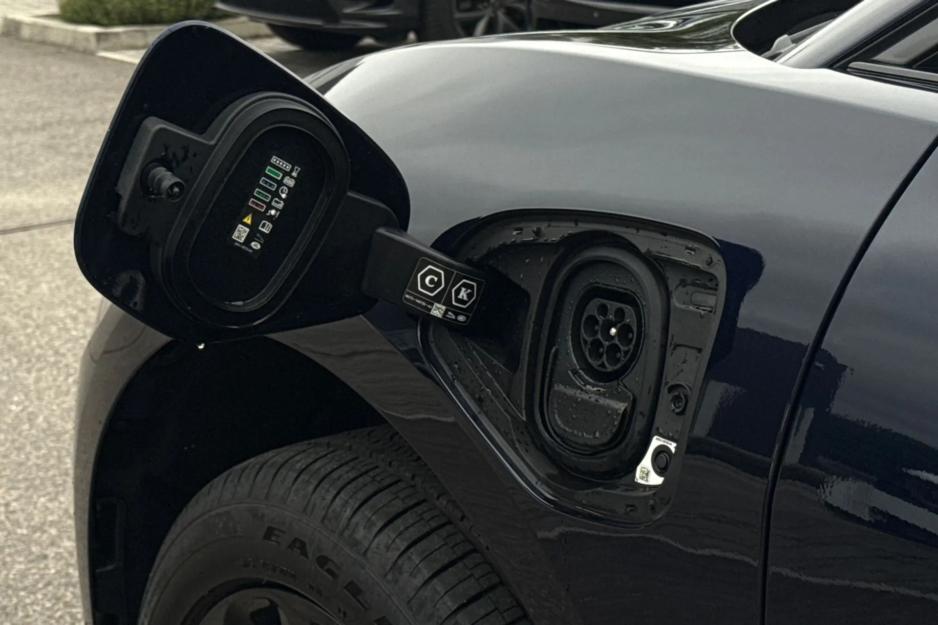 Jaguar I-PACE thumbnail image number 23