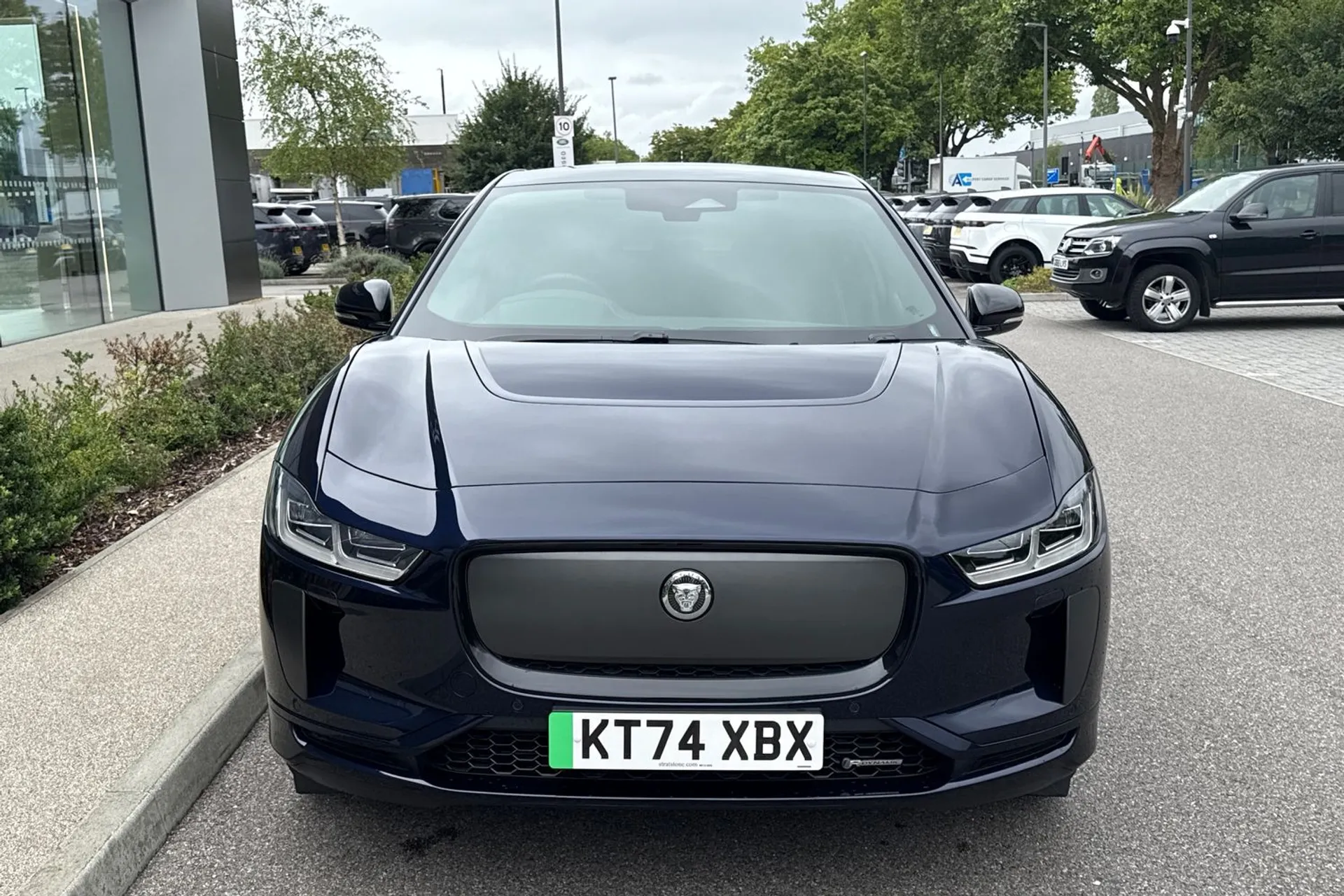 Jaguar I-PACE thumbnail image number 17