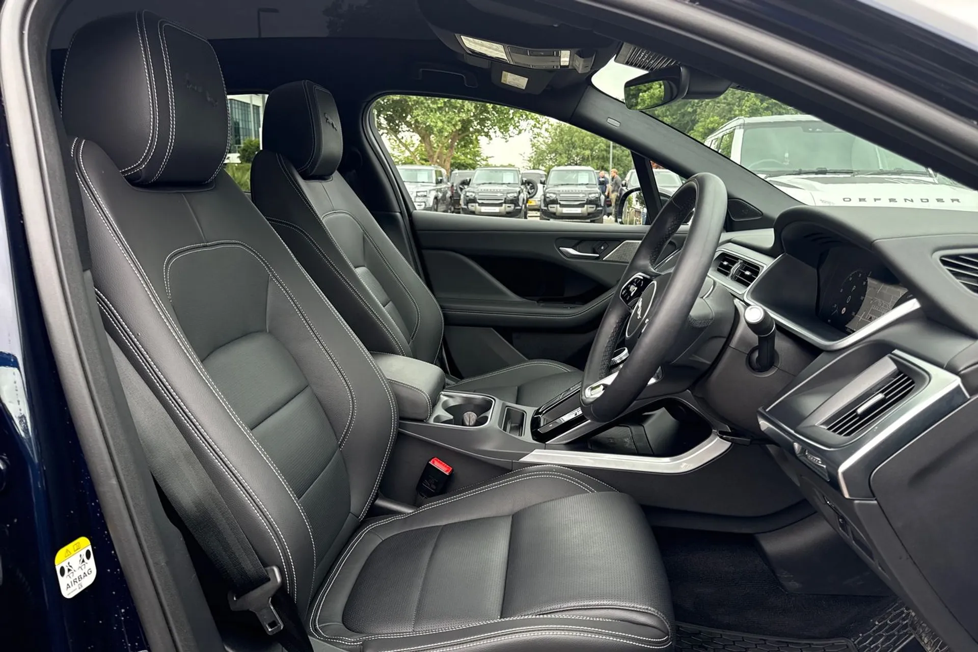 Jaguar I-PACE thumbnail image number 39