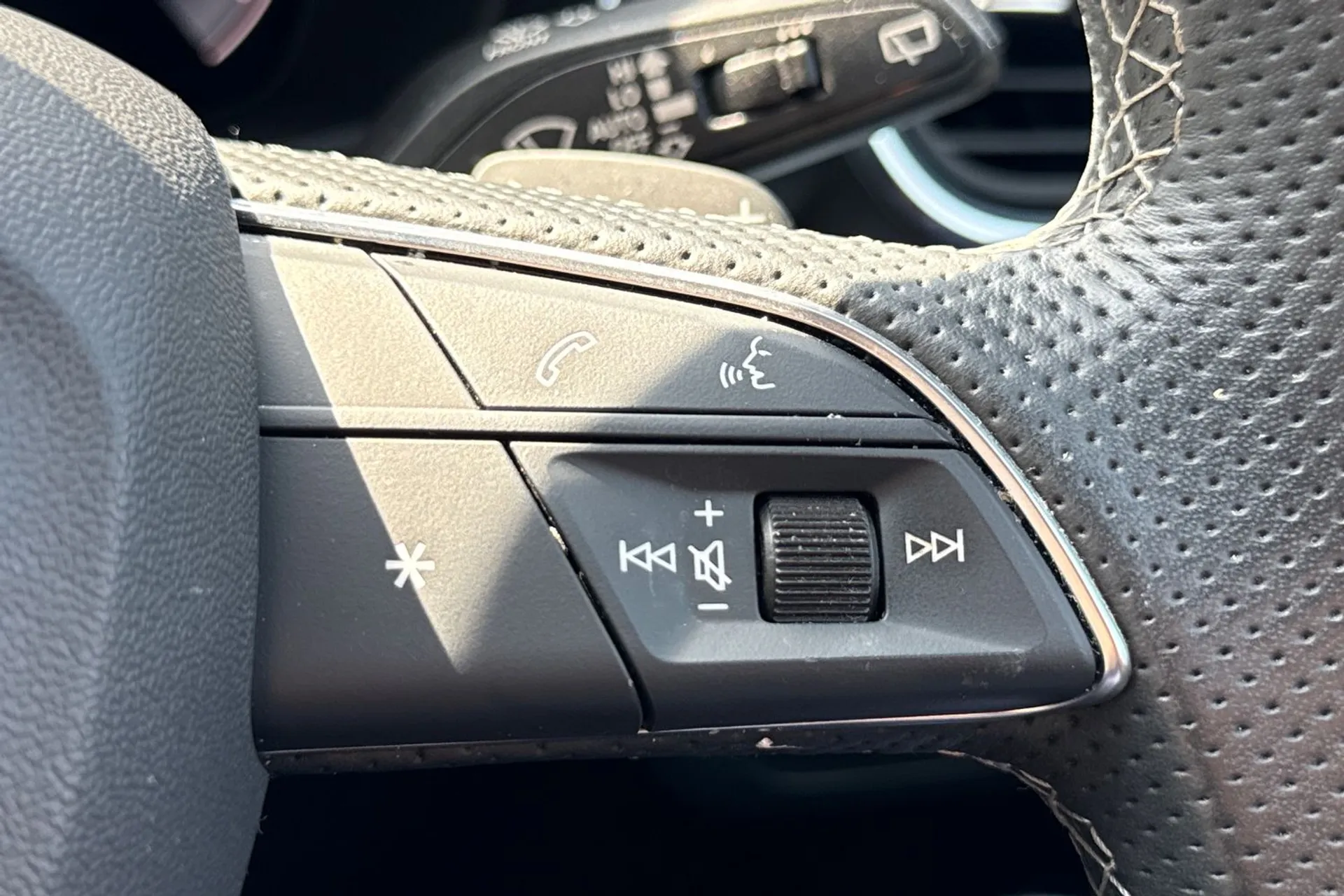 Audi Q5 thumbnail image number 37