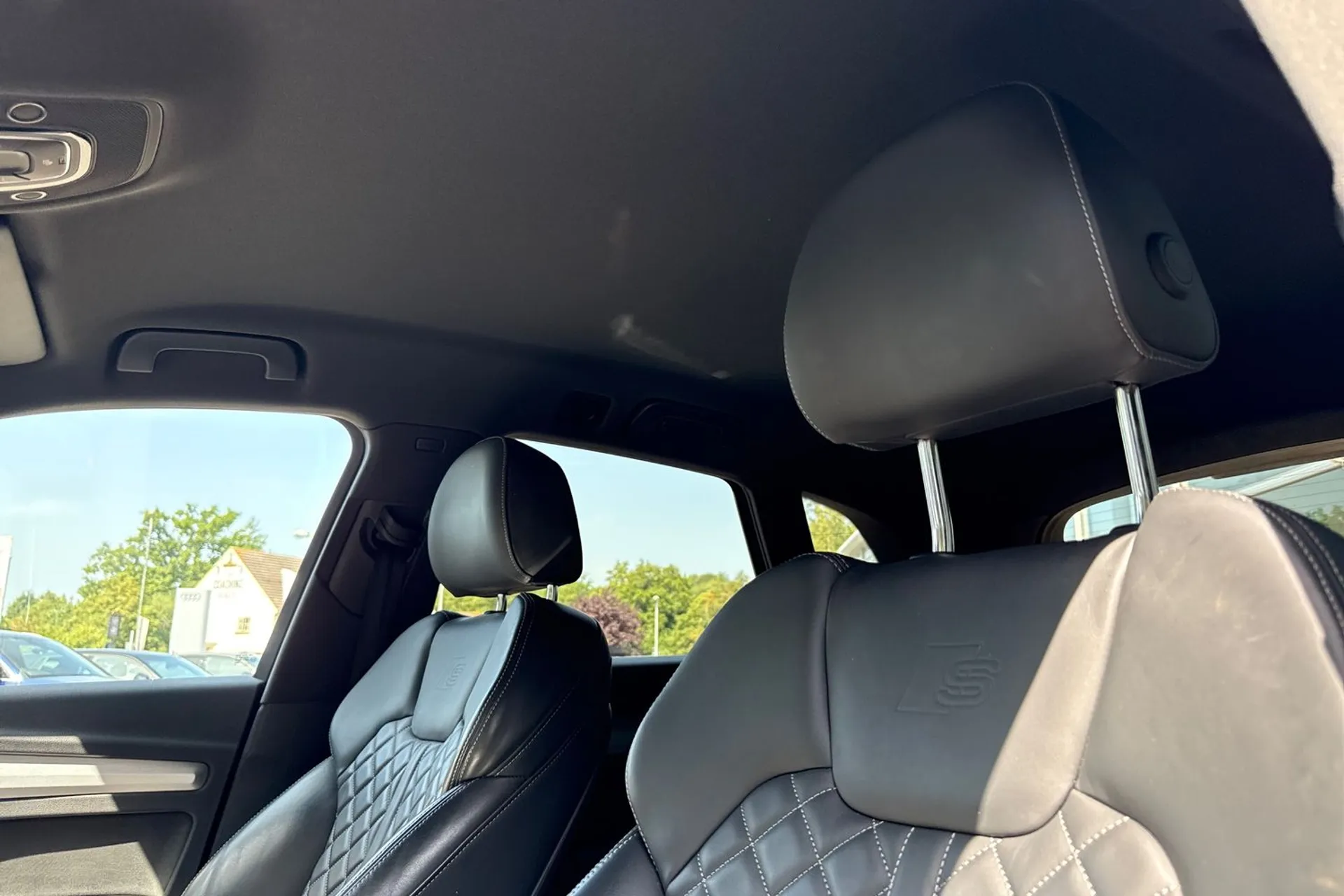 Audi Q5 thumbnail image number 28