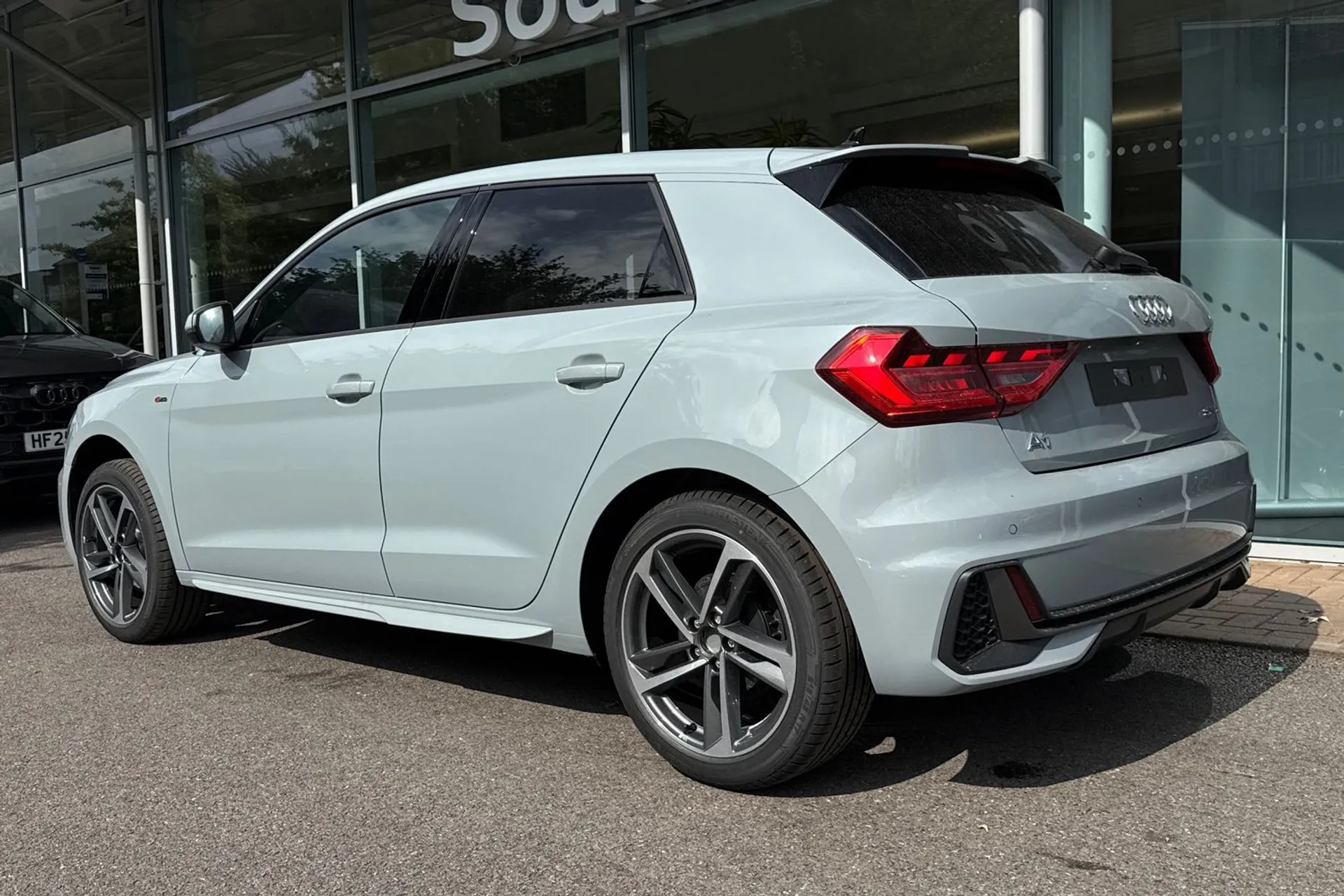 Audi A1 thumbnail image number 3