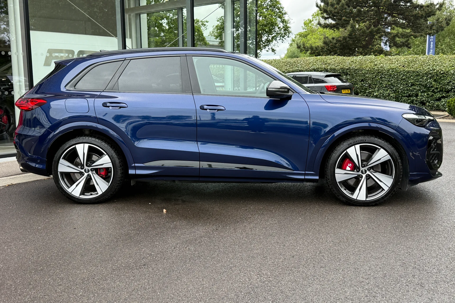 Audi Q5 thumbnail image number 2