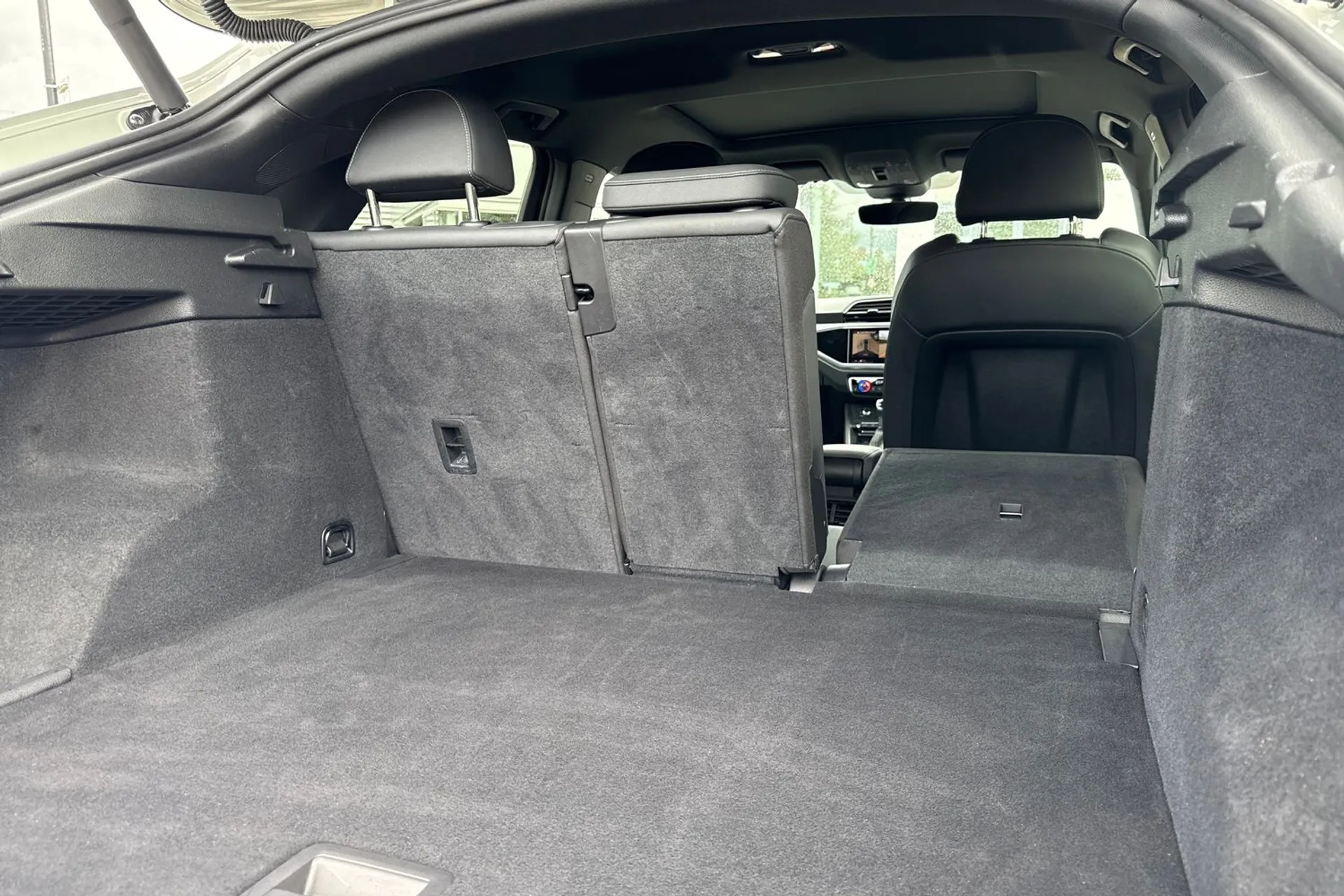Audi Q3 thumbnail image number 41
