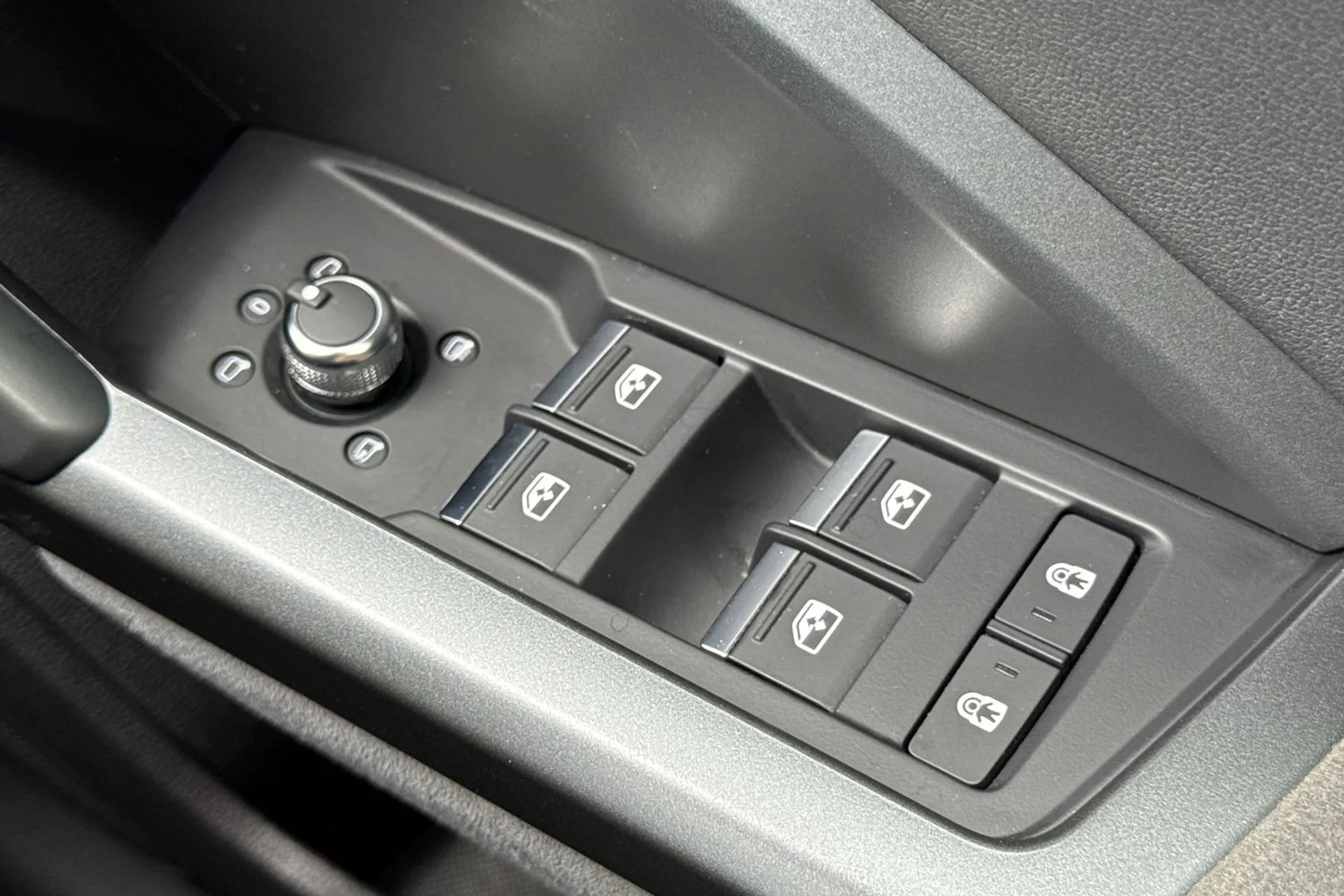 Audi Q3 thumbnail image number 23