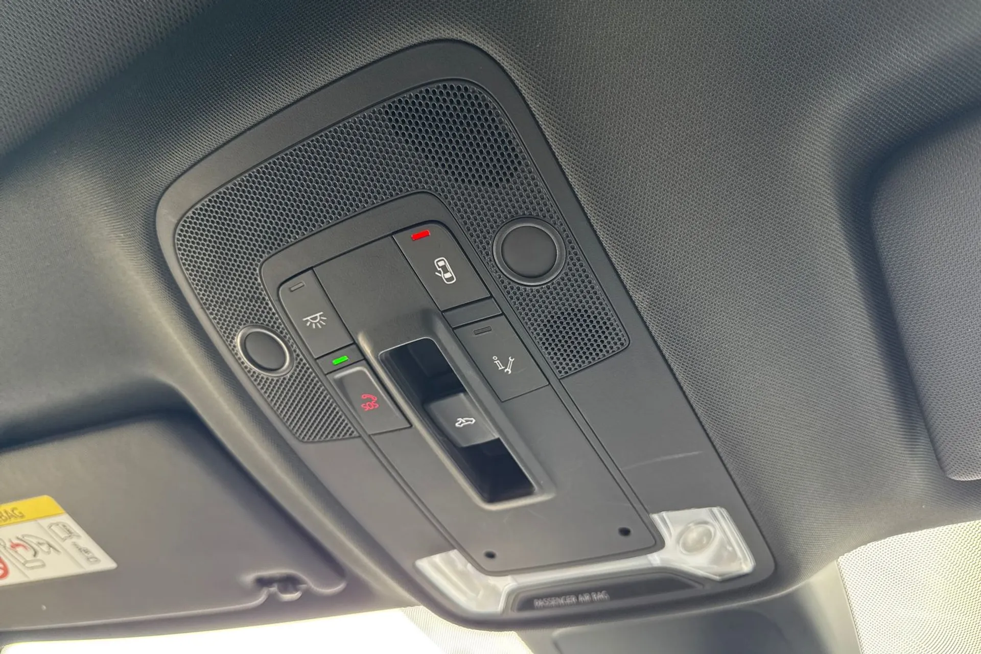 Audi Q3 thumbnail image number 24