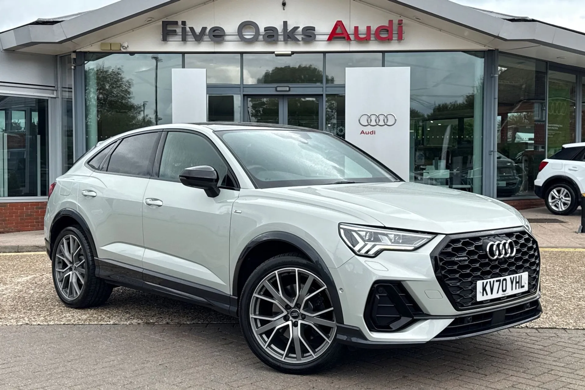 Audi Q3 focused image