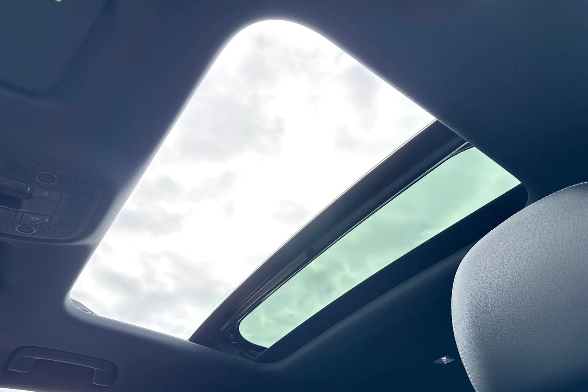 Audi Q3 thumbnail image number 38