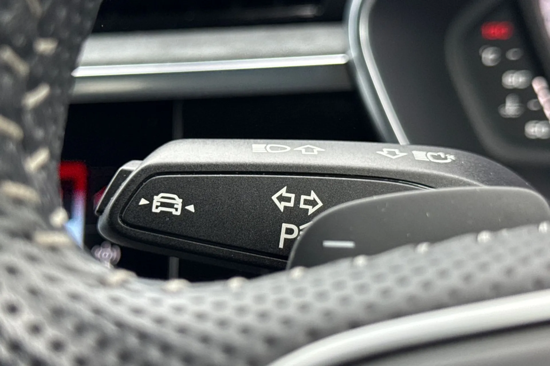 Audi Q3 thumbnail image number 22