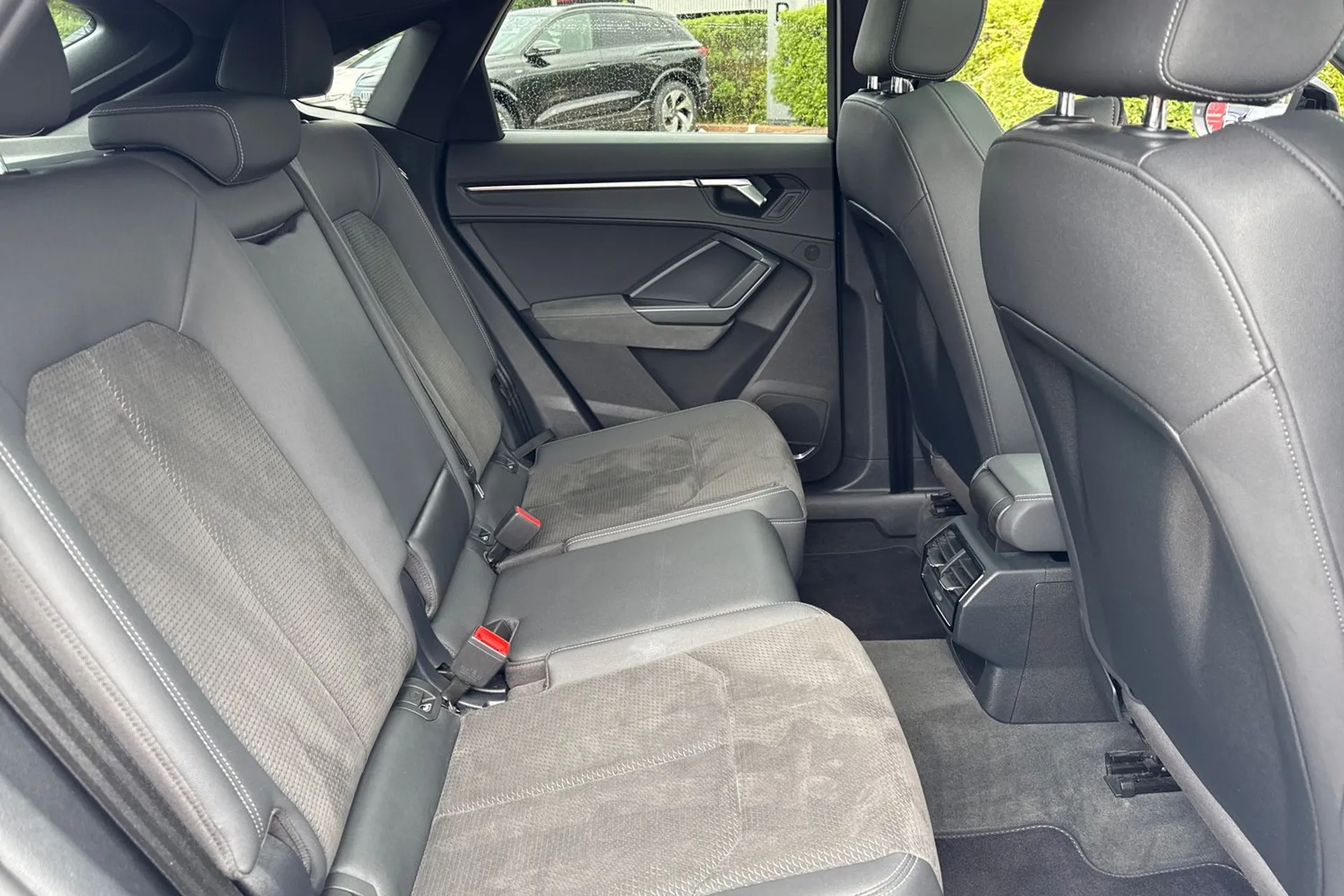 Audi Q3 thumbnail image number 50