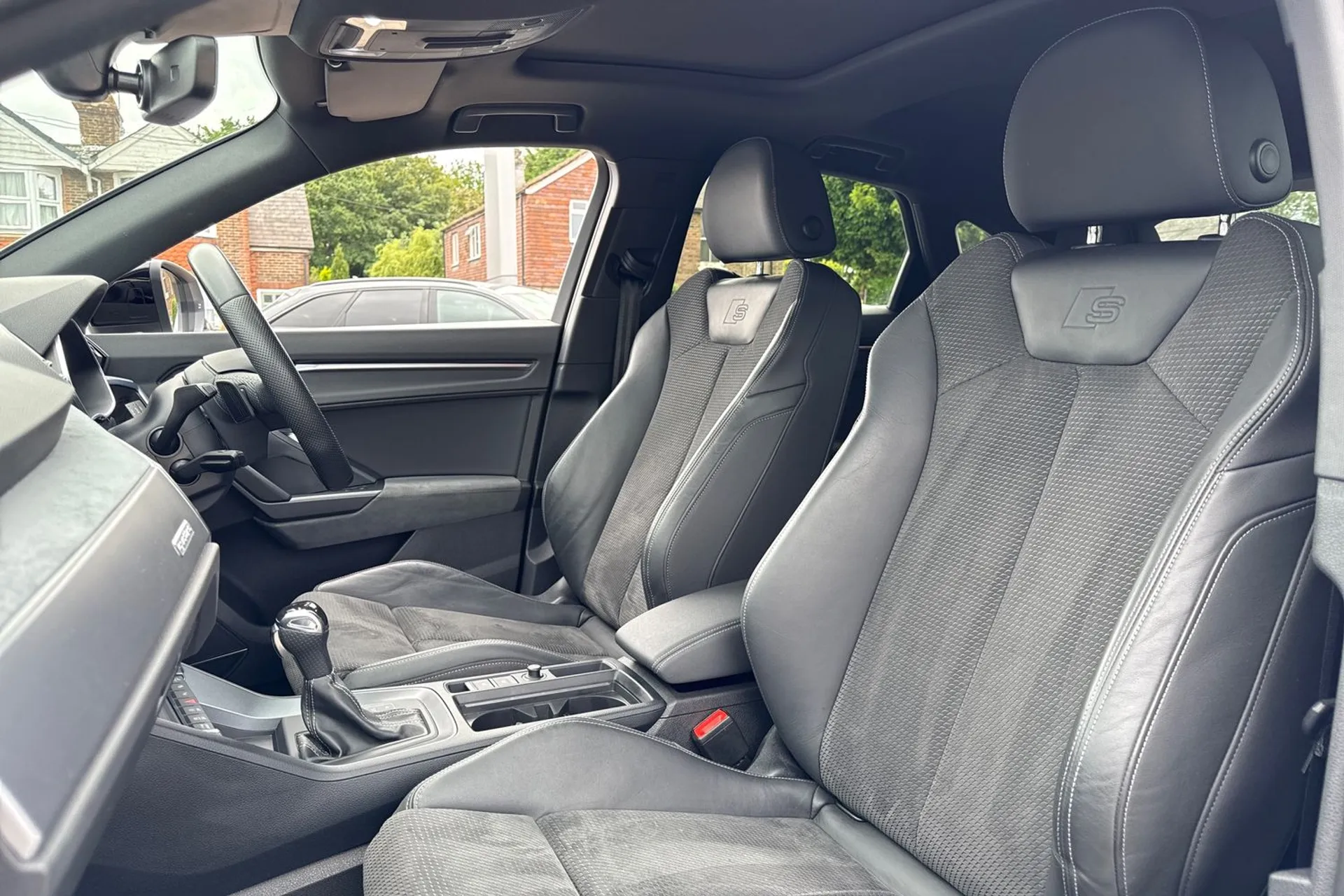 Audi Q3 thumbnail image number 34