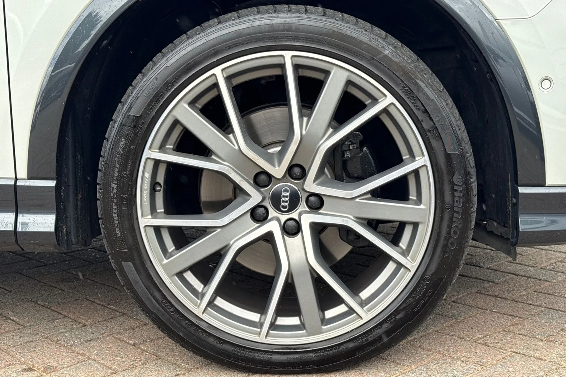 Audi Q3 thumbnail image number 8