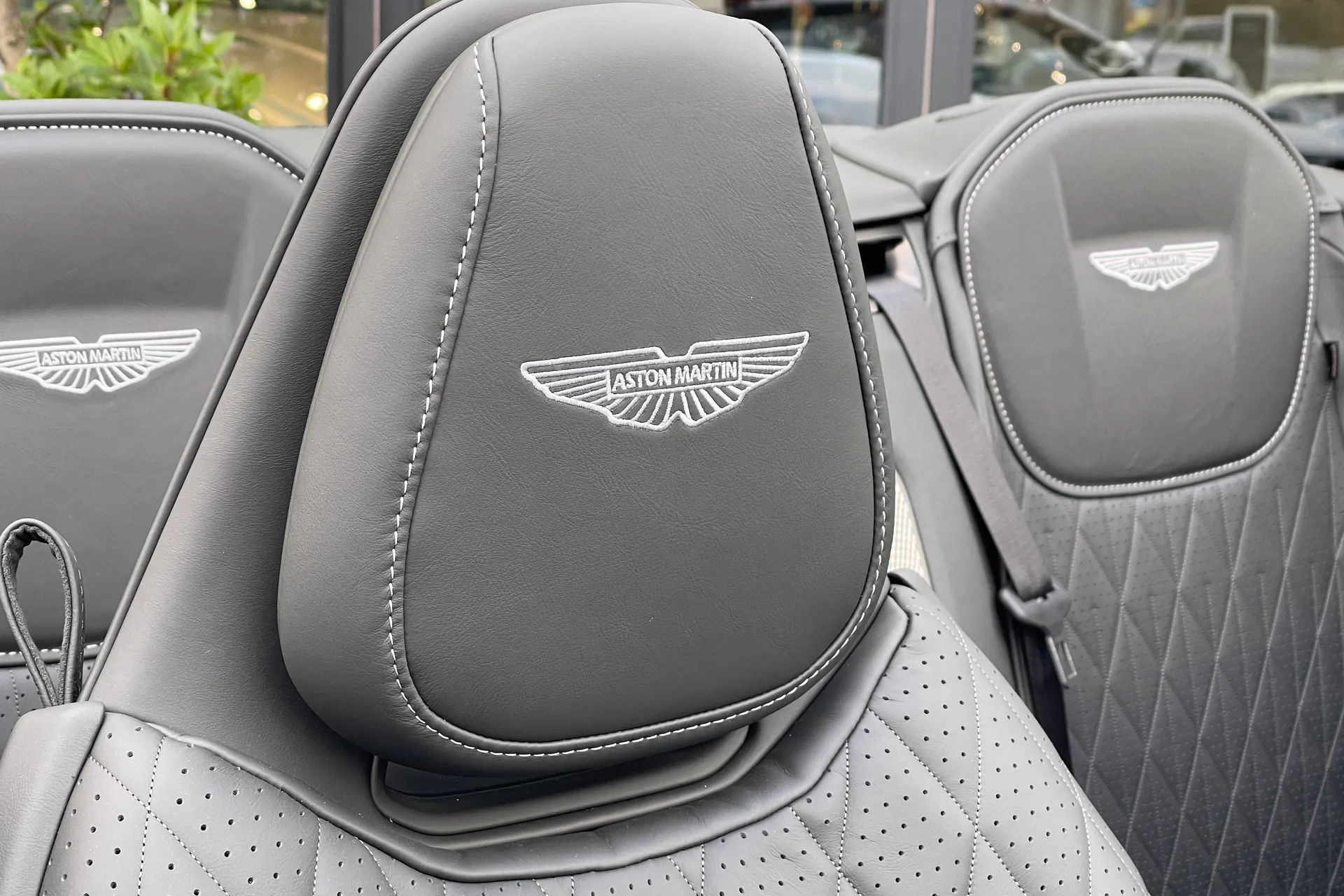 Aston Martin DB12 thumbnail image number 5