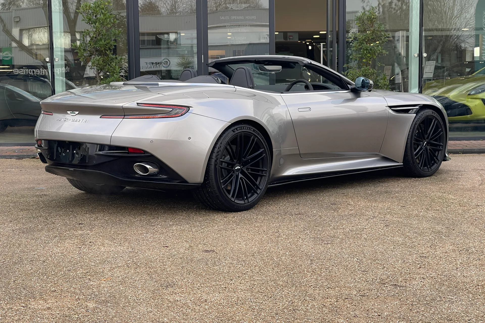 Aston Martin DB12 thumbnail image number 33