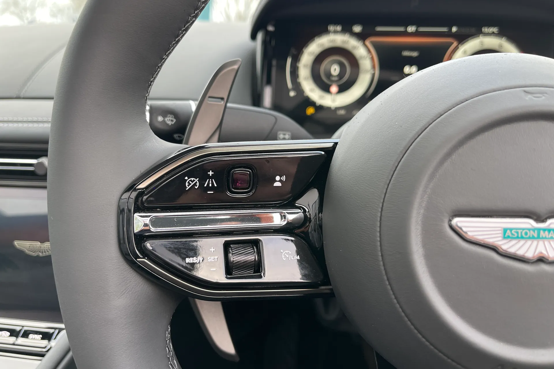 Aston Martin DB12 thumbnail image number 25