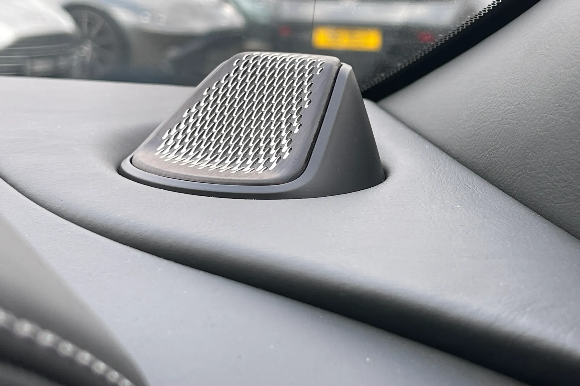 Aston Martin DB12 thumbnail image number 24