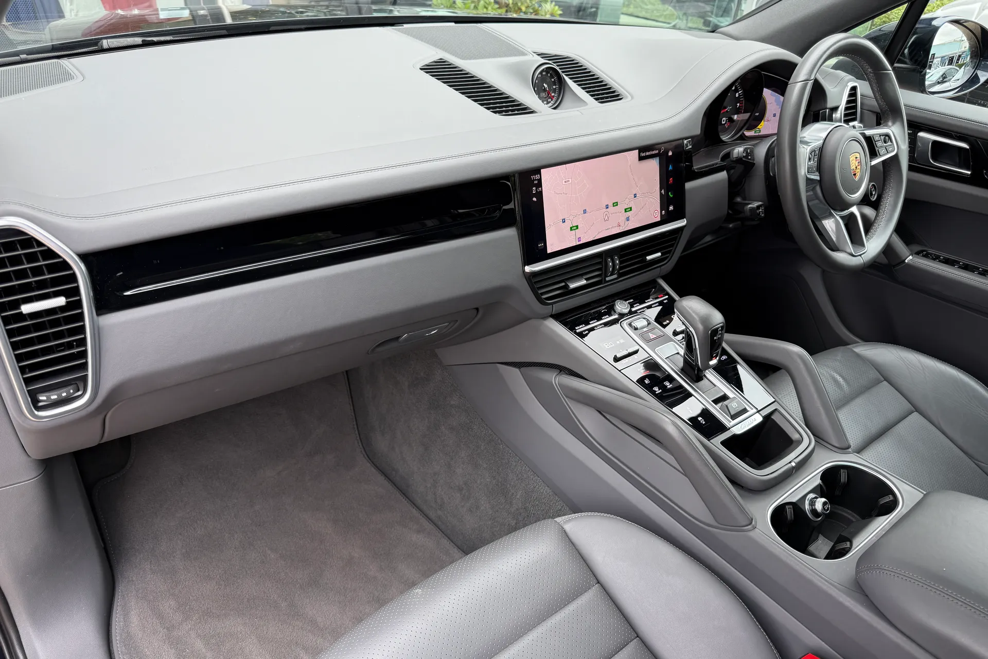 Porsche CAYENNE thumbnail image number 29