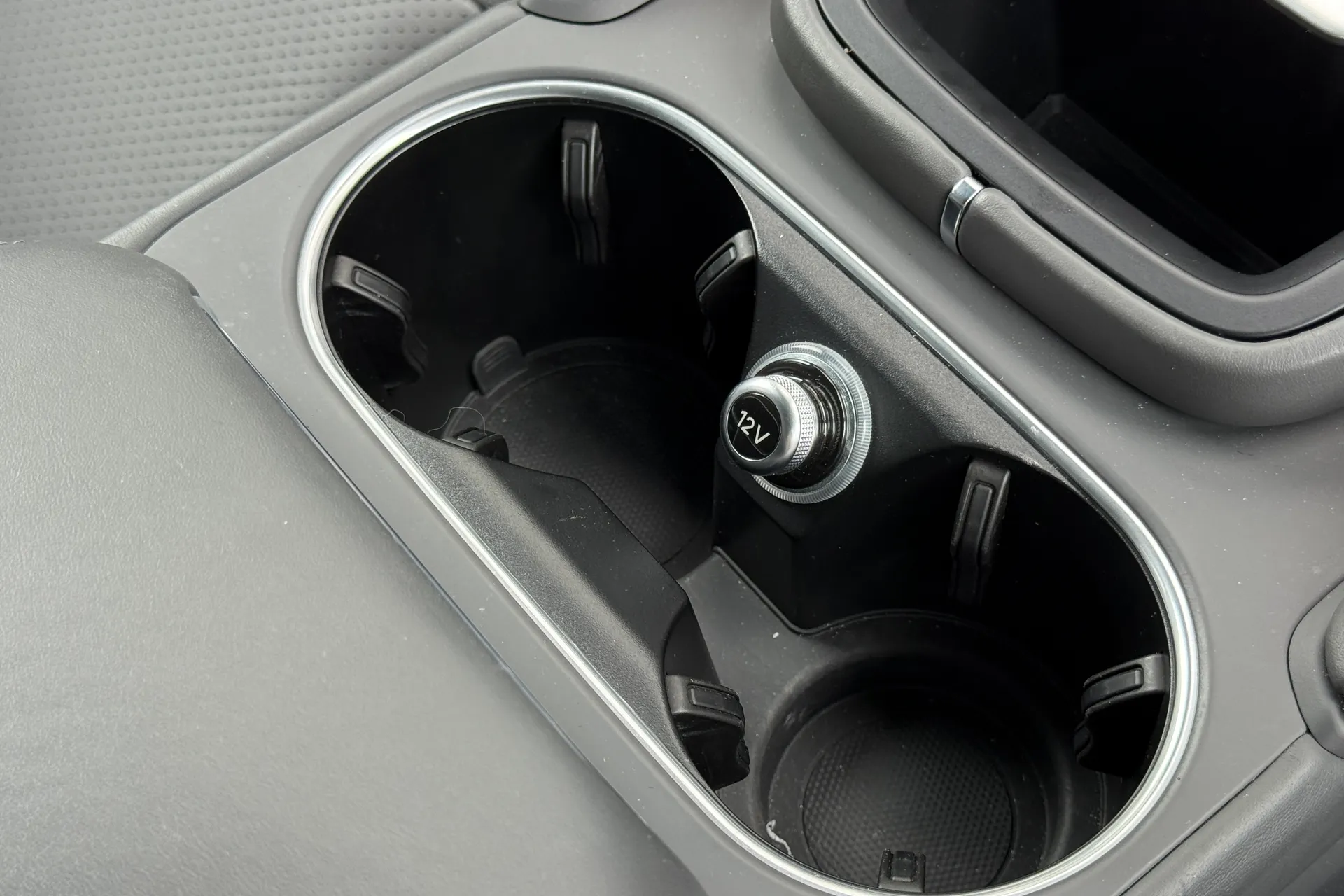 Porsche CAYENNE thumbnail image number 43