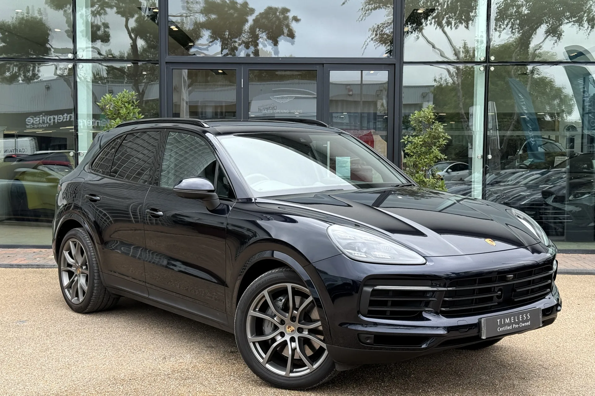 Porsche CAYENNE focused image