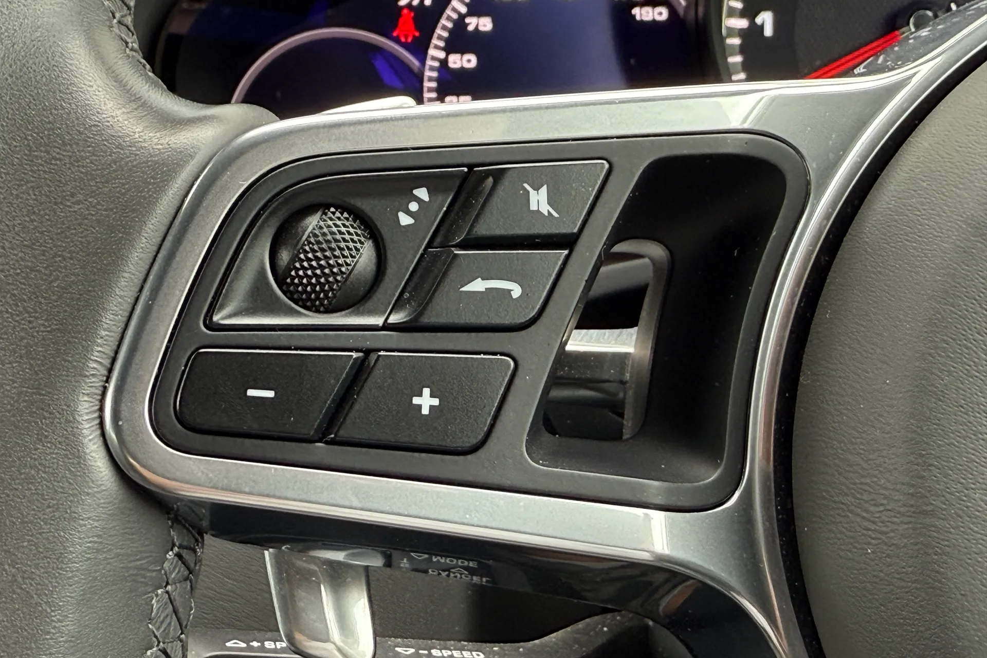 Porsche CAYENNE thumbnail image number 45