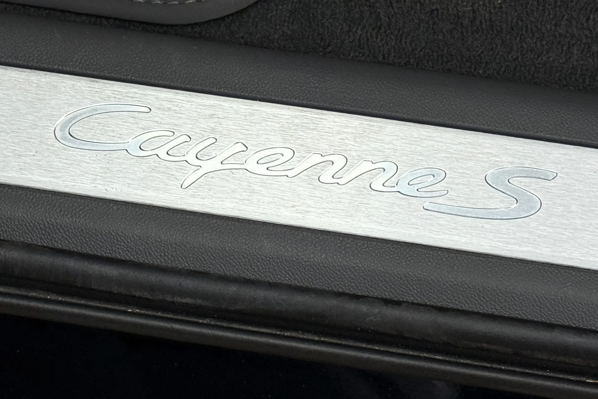 Porsche CAYENNE thumbnail image number 31