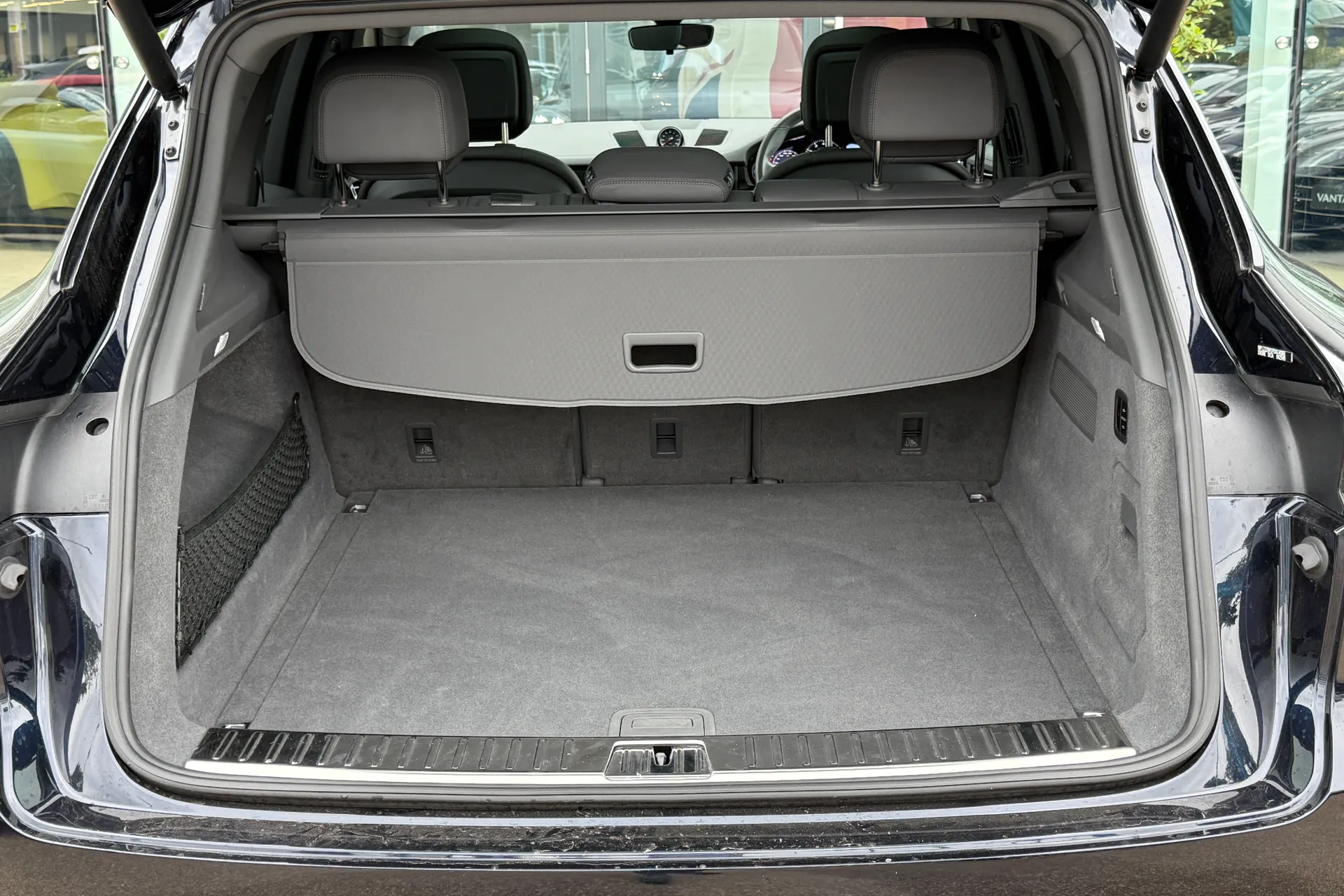 Porsche CAYENNE thumbnail image number 21