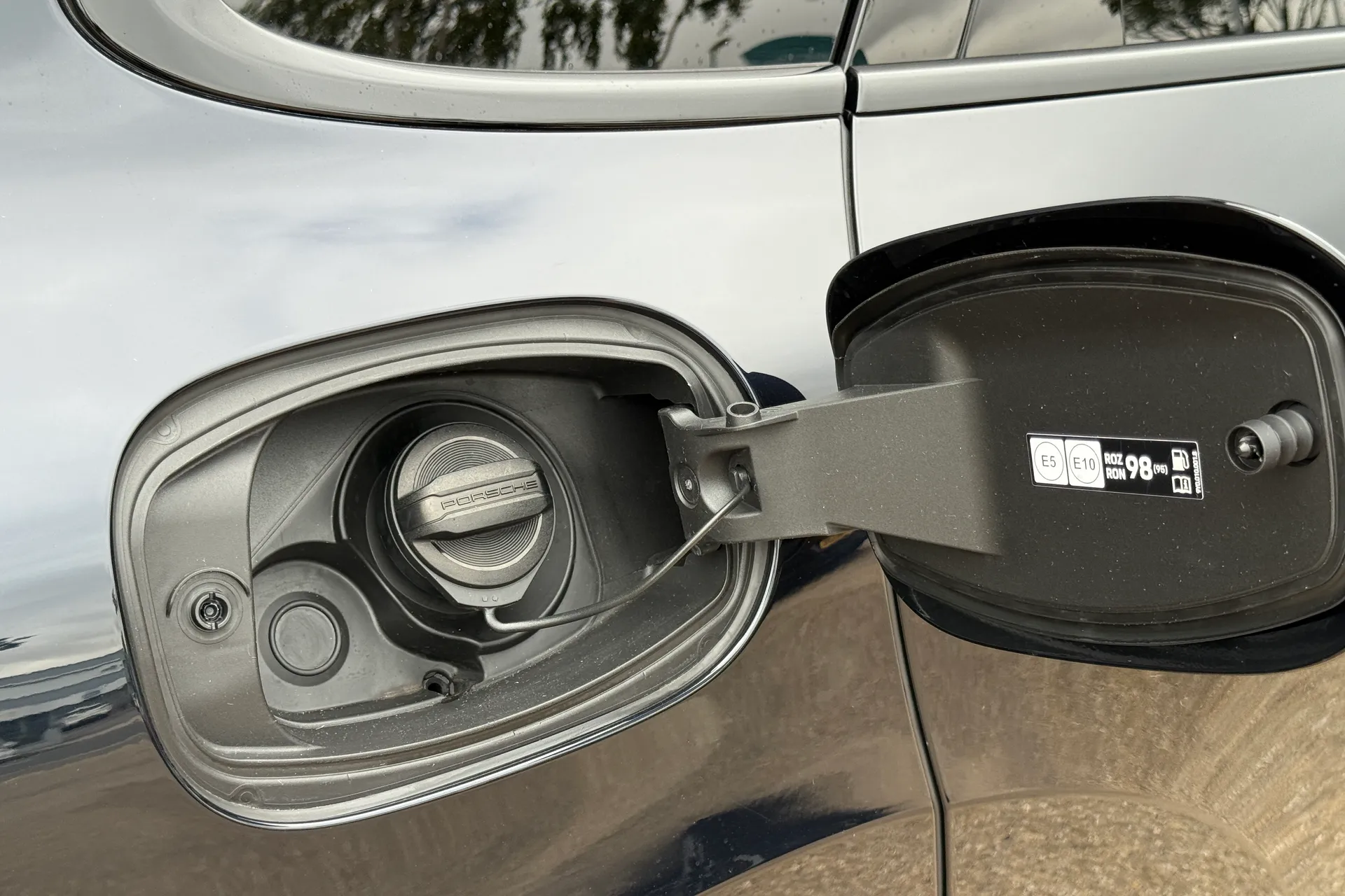 Porsche CAYENNE thumbnail image number 12