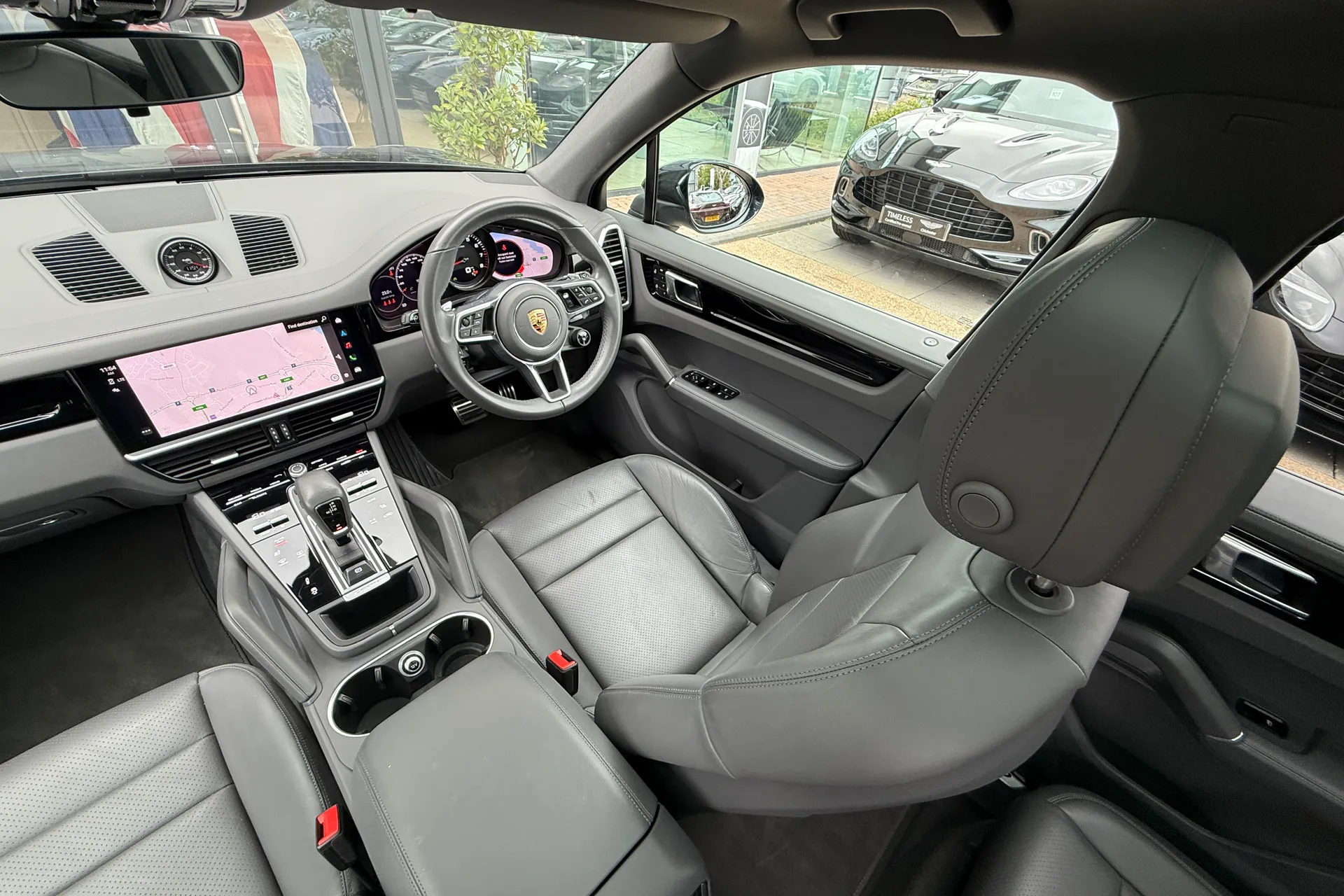 Porsche CAYENNE thumbnail image number 34