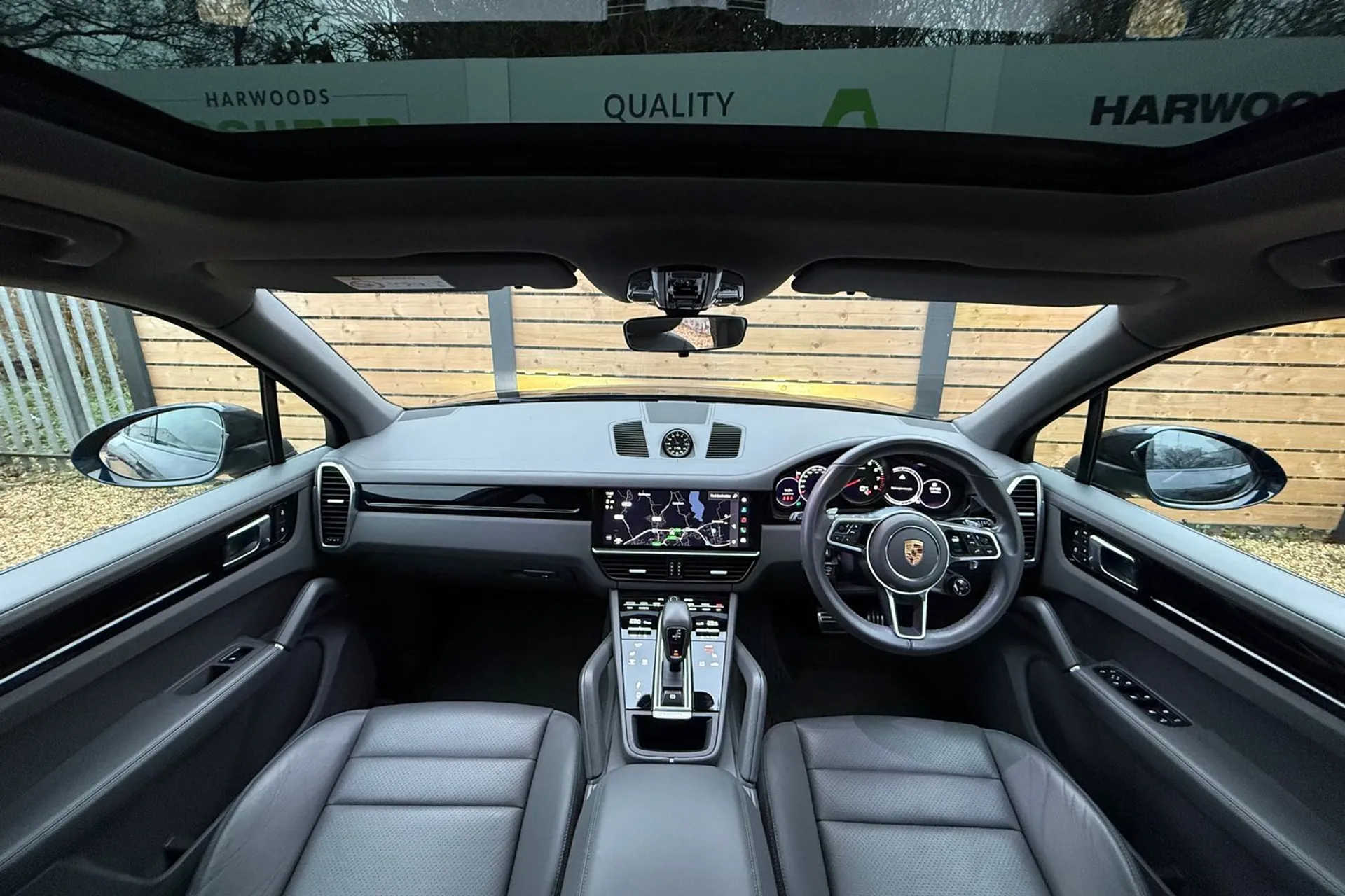 Porsche CAYENNE thumbnail image number 3