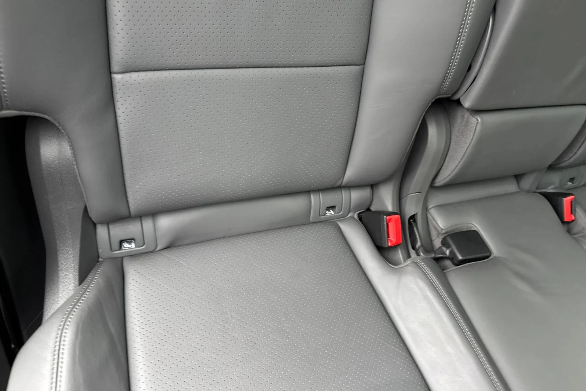 Porsche CAYENNE thumbnail image number 27