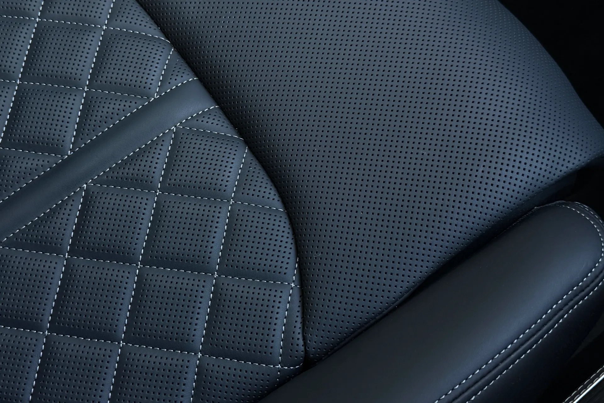 Audi Q7 thumbnail image number 34