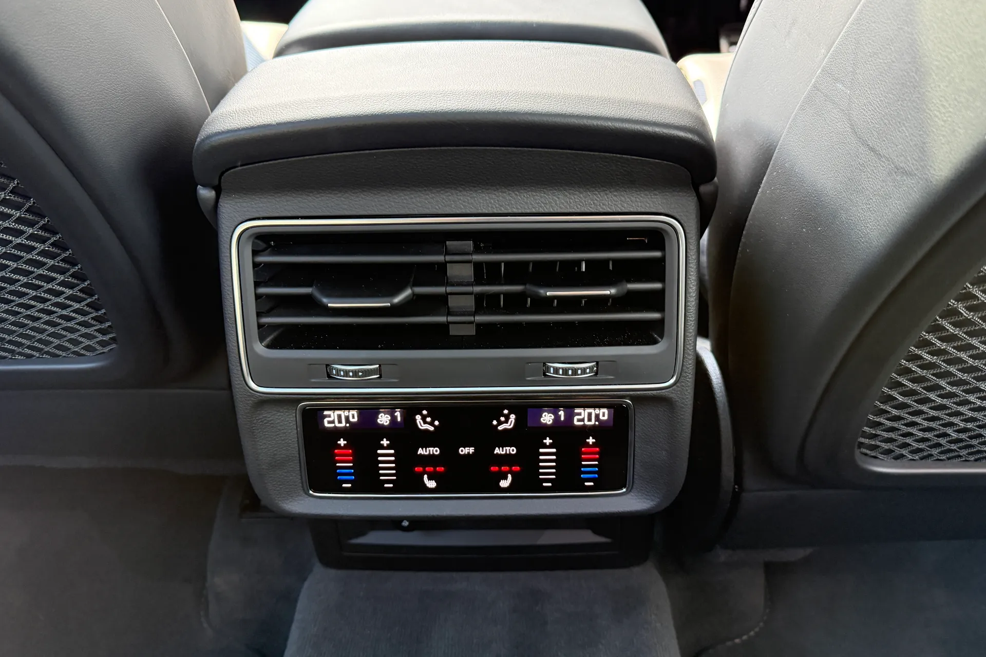 Audi Q7 thumbnail image number 50