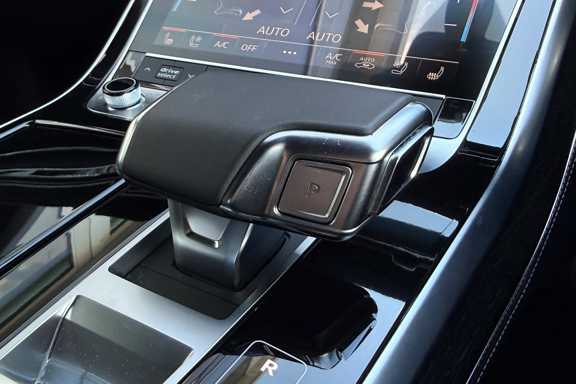 Audi Q7 thumbnail image number 38
