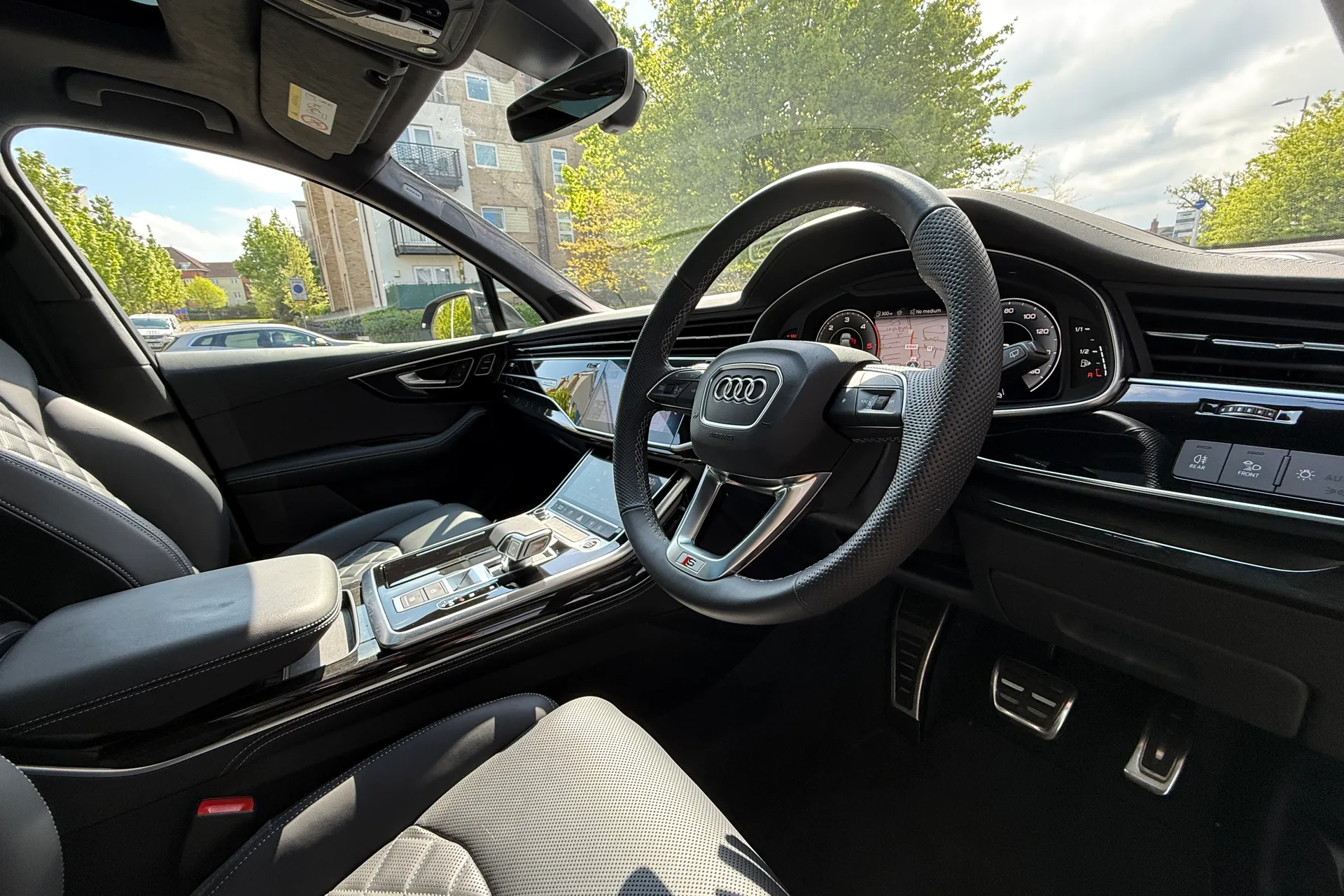 Audi Q7 thumbnail image number 16
